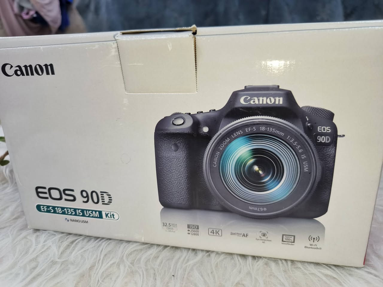 📸 كاميرا Canon D90 للبيع – نظيفة جداً
كاميرا Canon D90 مستعملة ونظيفة جداً،.

📷 وياها:

- عدسة 18-135mm
- 3 بطاريات
- شاحن

💰 السعر: 1,050,000 ؛مليون وخمسين. وبيها مجال بسيط 

📍 المكان: النجف
📞 للاستفسار: ***********

 الاستفسار التواصل على الرقم او واتساب
