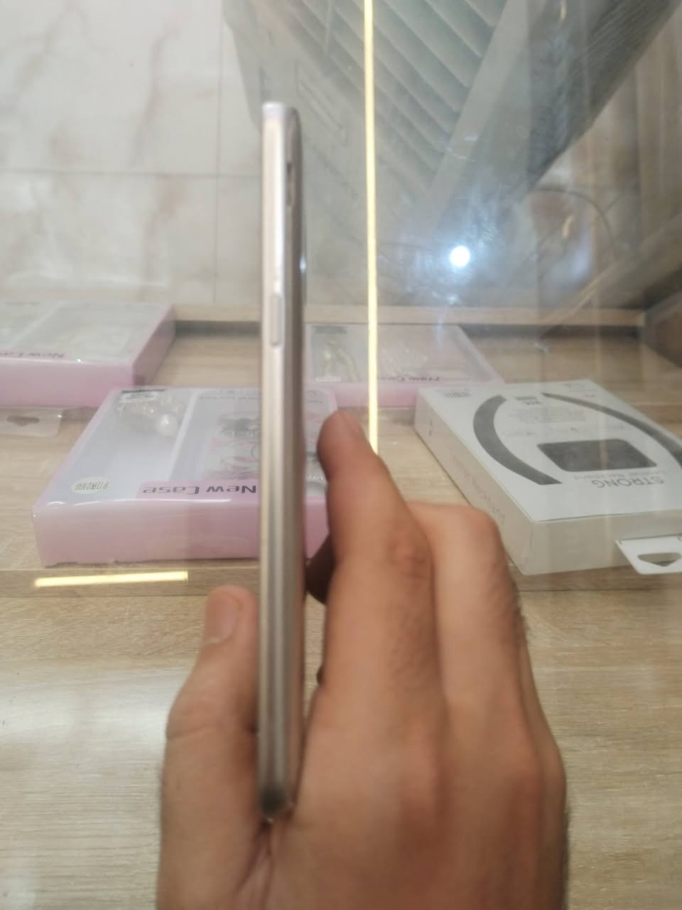 كلكسي جي 4
ذاكره :16
السعر: ٢٥
رقم الهاتف:***********
الموقع:حي المعلمين
امام عماره الجميلي (العماره الزركه)
