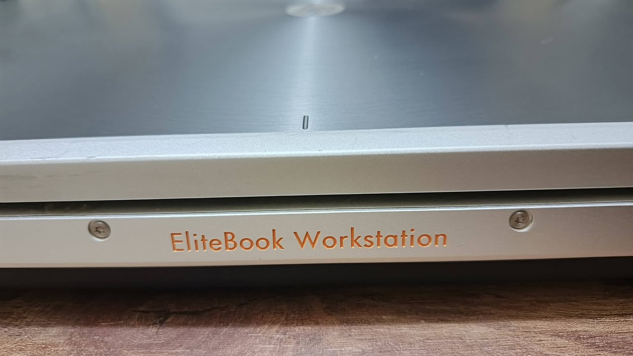 HP8760w • i7-2620M • كوادرو 3000M