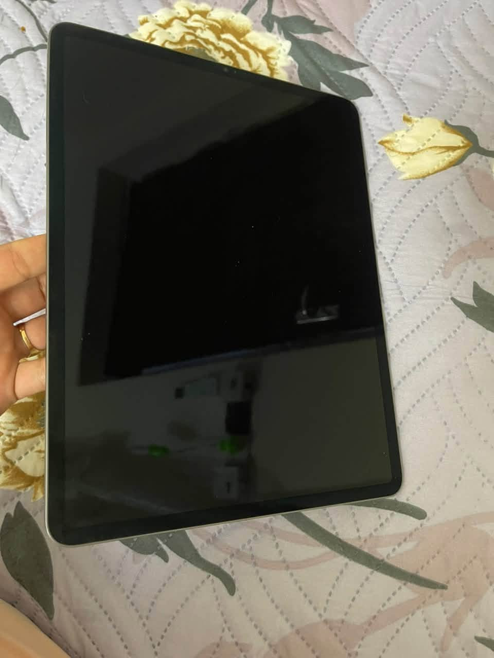 للبيع iPad Pro 12.9 M1 الجيل الخامس 🔥

📱 iPad Pro 12.9-inch
⚡ معالج Apple M1 قوي جدًا
💾 128GB
📶 Wi-Fi
🖥️ شاشة Liquid Retina XDR Mini-LED
🔄 120Hz ProMotion
🔐 Face ID
📸 كاميرات Pro
🔊 4 سماعات
✏️ يدعم Apple Pencil
🔌 USB-C / Thunderbolt
📅 موديل 2021
📲 النظام iPadOS 26.6.1

الجهاز سريع جدًا وممتاز للألعاب، التصميم، الدراسة، المونتاج والاستخدام اليومي.

الحالة: [نظيف جدا ]
البطارية: [88]
الملحقات: كفر + شاحنه
السعر: [800]
📍 الموقع: بغداد الكرادة
رقم التواصل : ***********
