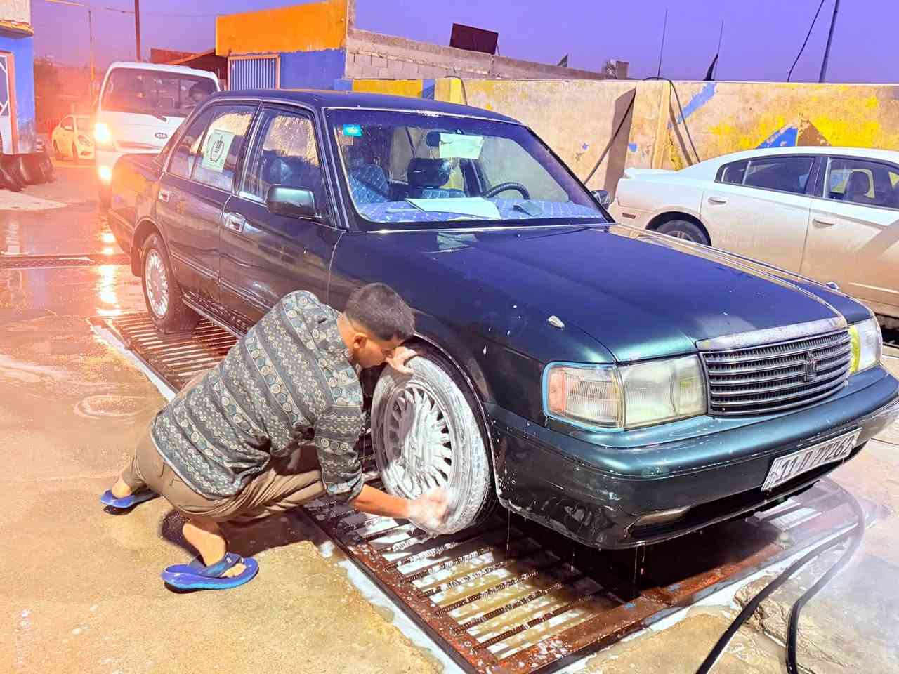 سلام عليكم كراون البيع موديل1993 مكينه 2 ونص كير مكينه جدد رقم بغداد نكليزي تحويل ثاني يوم سياره جاهزه حته تبريدها يشتغل عوزه غاز ملاحضه سياره وياها فره كامله مال حاويه 
4 بيبان+2 جاملغات امامي+ بنيد وقبق جنطه جدد بل كارتون 
مكاني بغداد المعامل الاستفسار اتصل ***********
