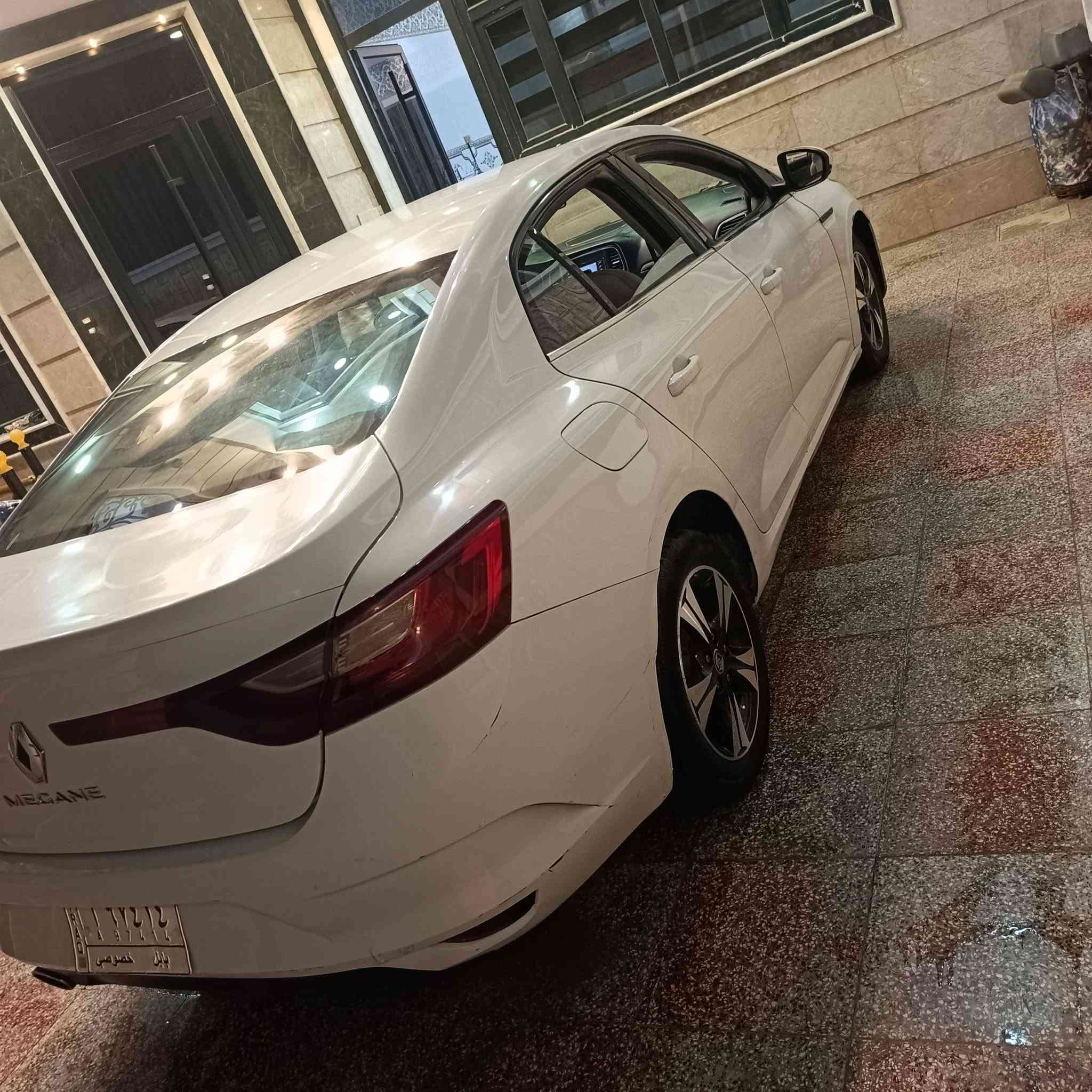السلام عليكم رينو موديل 2021  سعر 63 بدون مراوس سياره بالحله حي العسكري شارع 80 قطعه صبغ***********
