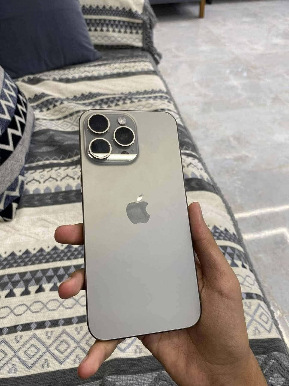 آيفون ١٥ برو ماكس • بي عطل