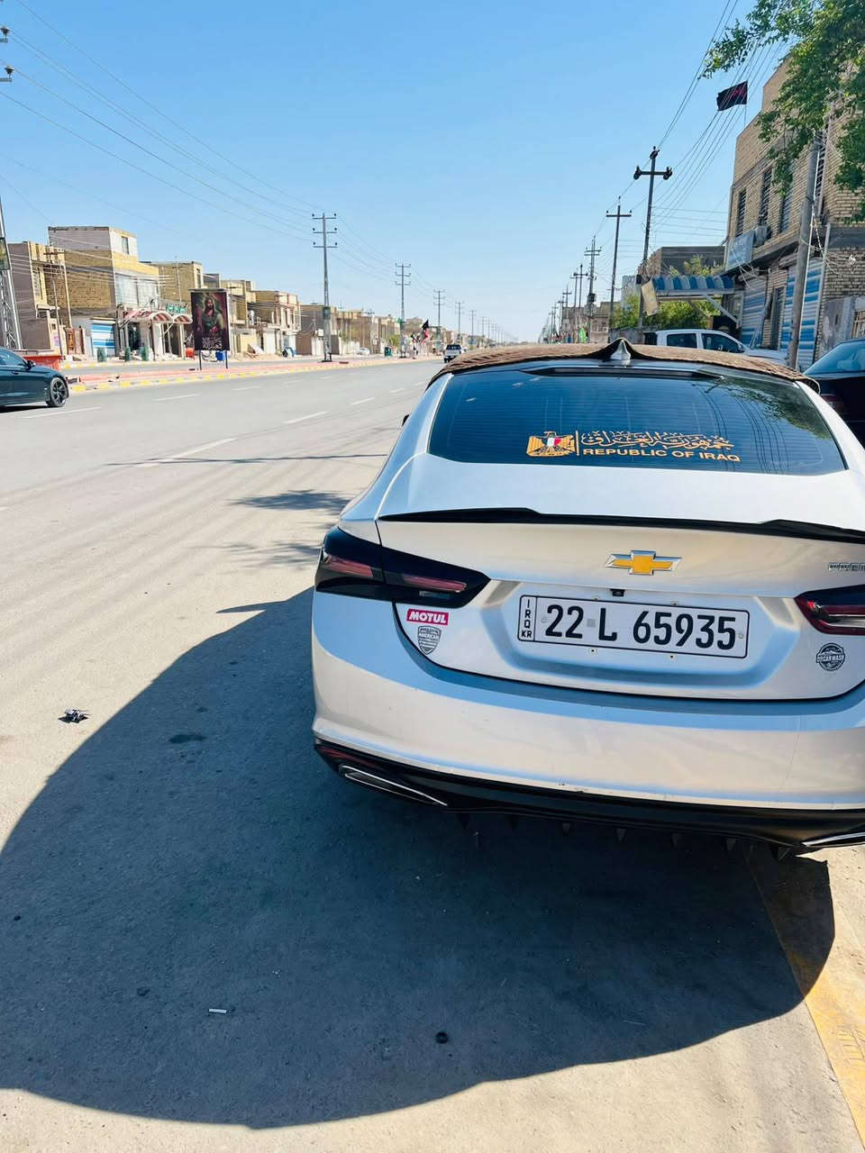 السلام عليكم ماليبو 2019 بريمير رقم اربيل باسمي 

فول مواصفات وضايفله اناره داخليه وخارجيه 
شنو ابالك من مواصفات 
محرك 2000توربو 

سياره جاهزه من كل نواحي 

بيه صبغ اربع قطع تقريبا 

سعر مناسب ومستعجل عليه 

سعر 110 مستعجل 

*********** 
صور الحادث واتساب
غير متواجد ع فيس 
مكان سياره ميسان
