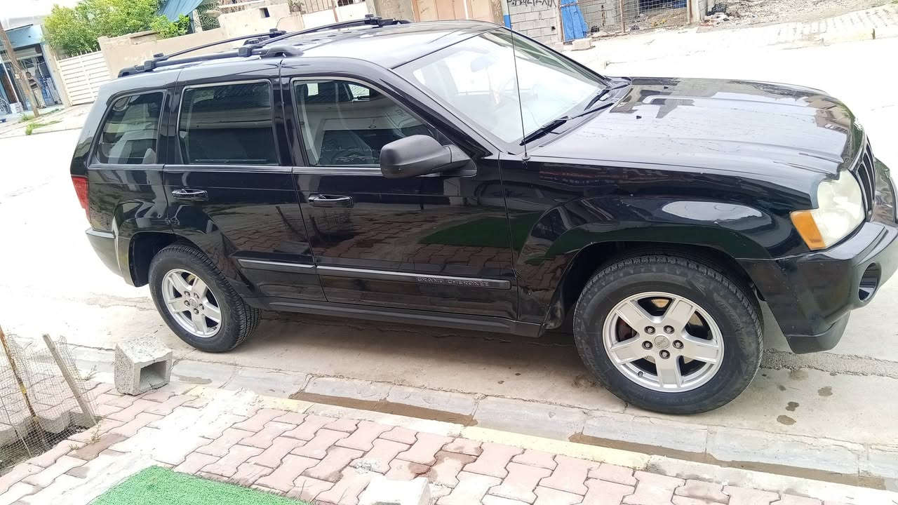 سلام عليكم جيب لاريدو 2007 للبيع سياره بدون صبغ نظيفه ماشيه 220 الف كير محرك شرط دواخل جديد سنويه باسمي لل 2030 كوبون بانزين بي سعرها 95 او بي مجال والشراي يتصل ***********
