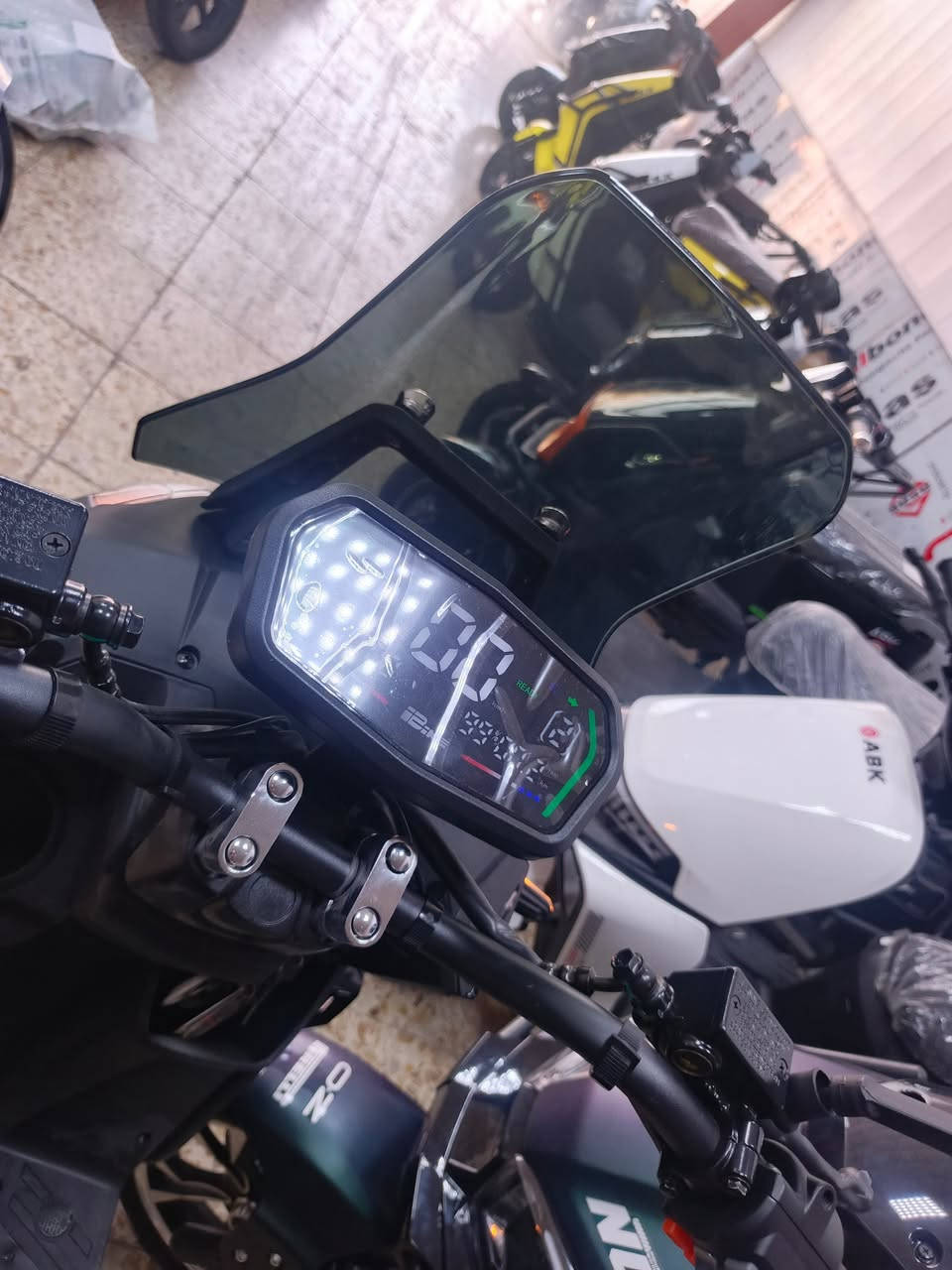 اباتشي ليثيوم • سرعة ٨٠ • بطارية 72v50A
