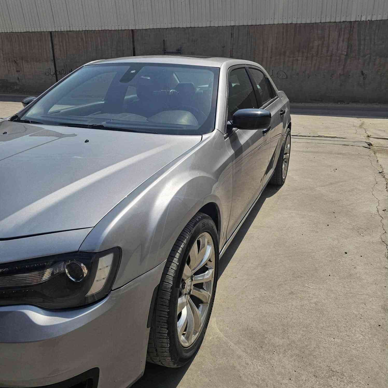 السلام عليكم للبيع اوباما 300s 2016 رقم شمالي تحويل مباشرفول مواصفات بانروما بصمه تشغيل عن بعد كشنات جلد وكهرباء كامره محرك 6 سلندر 3600 حادث موضح بالصور بيه صبغ جاملغ وبنيد والجاملغ الثاني مصبوغ توحيد لون لان جرد شويه بدون معجون رش فقط السياره ماشيه 77 الف مايل السعر 160 $ ورقه وبيه محال بسيط مكان السياره بغداد الدوره الجمعيه رقم تلفون ***********
***********

نص مكتوب في الصور:
- ابو جعفر ابامه
- ٢٠٢٥/١١/٢٤، ٤:٥٩ م
- ٢:٢٨
- ٤:٥٩ ،٢٠٢٥/١١/٢٤ م
- رد