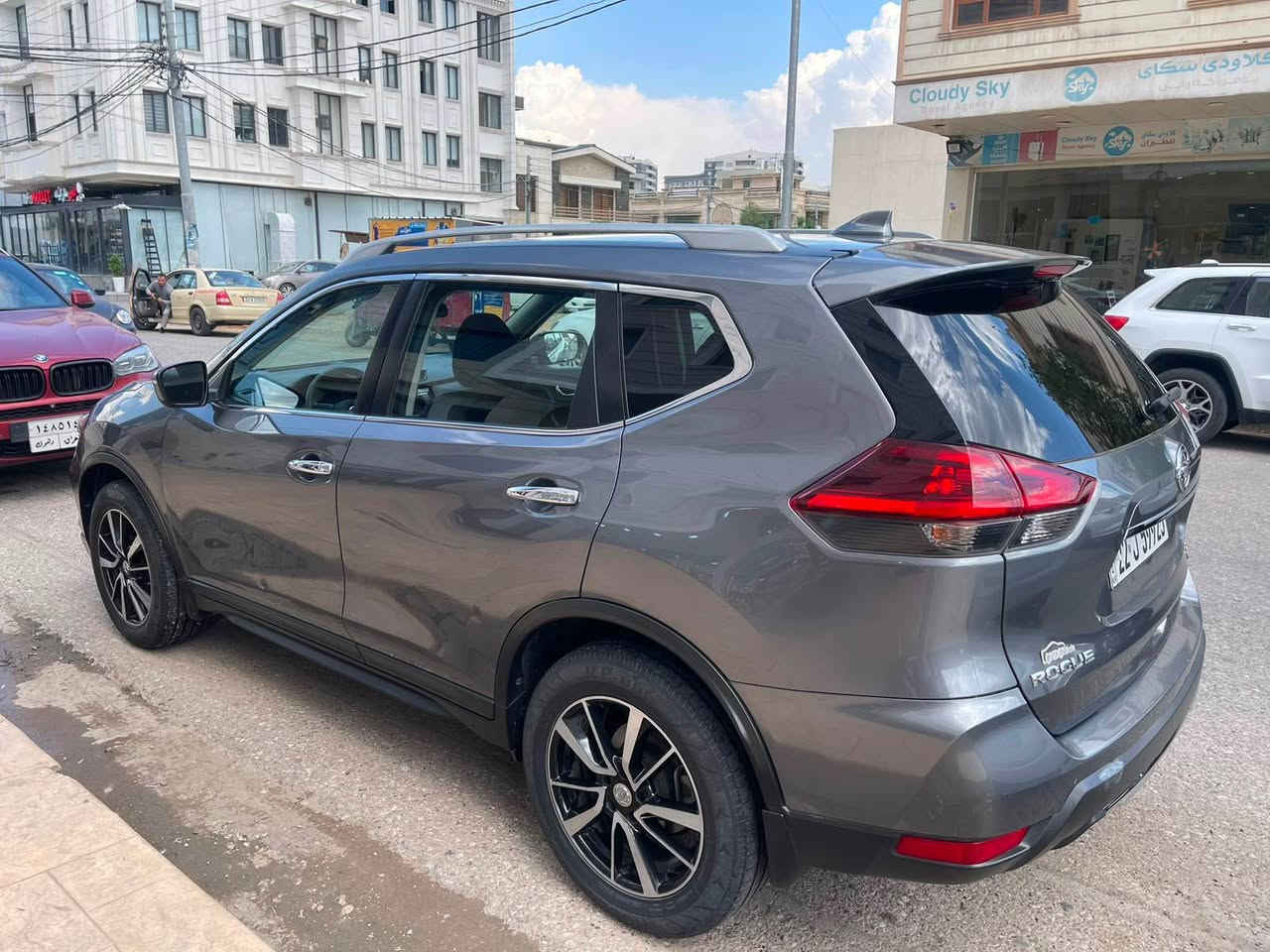 2019 SV AWD
Clean Title
120,000 mile 
سەیارەکە کلینە زۆر جوان و خاوێن مایتەوە گێر و مەکینەو کارەبایەتی بە شەرتە 
سعری ١٥٣ وەرەقە و معامەلە  
*********** أربيل, العراق
