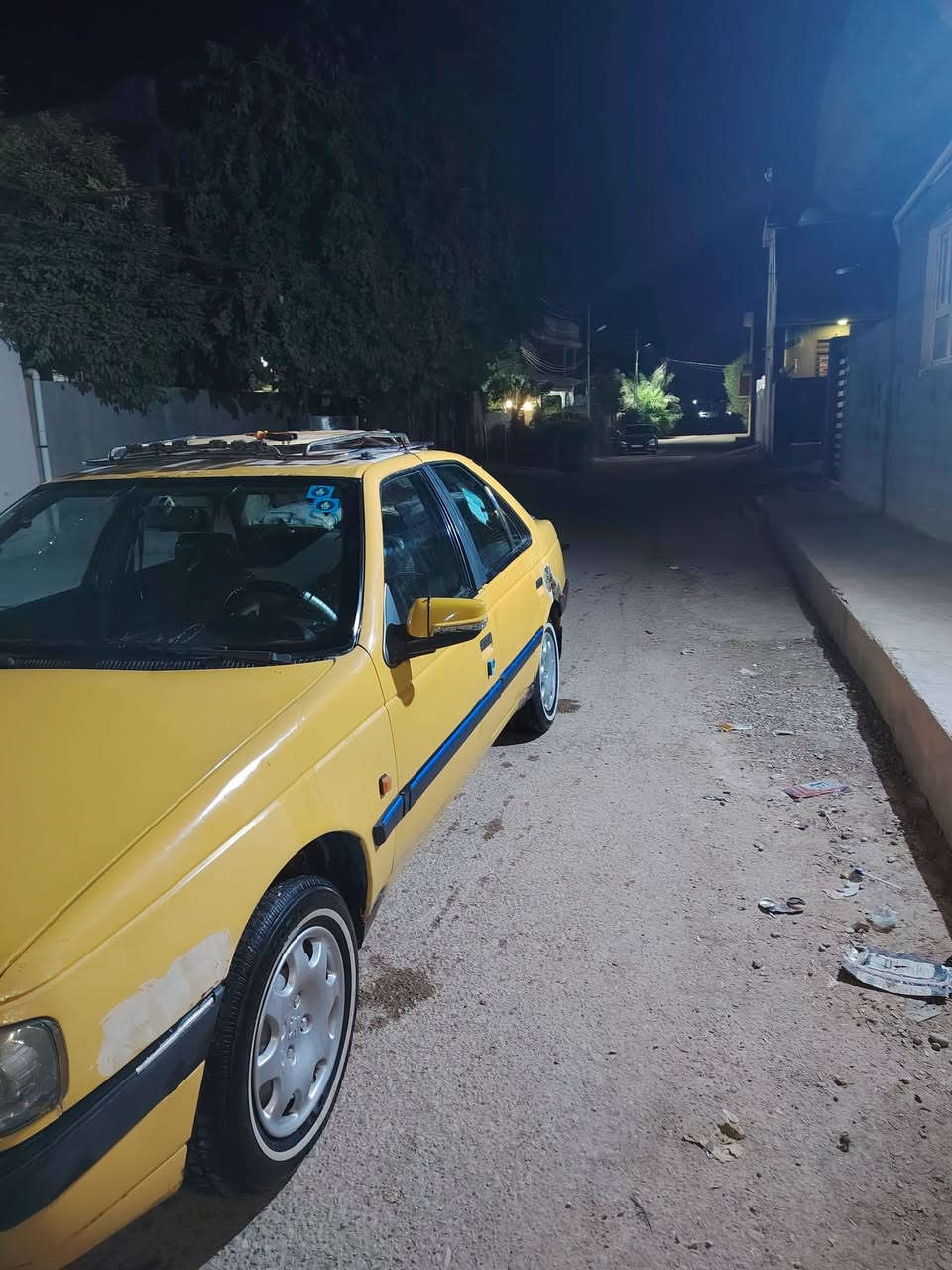 سلام عليكم بيجو ٤٠٥ موديل ٢٠١٢  مكينه كير فرنسي حداديه امامي خلفي  جديد  كهربايات كلهه شغاله تبريد جديد سياره كل نقص مابيهه رقم بغداد سنويه جديده هيئة مصفره عنوان ديالى خانقين  سعر ٣٠ رقم مبايل ***********@
