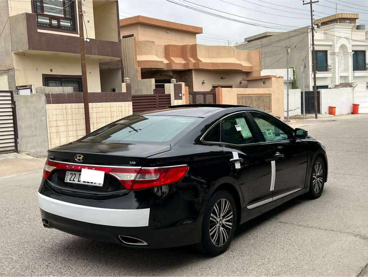 Hyundai Azera
موديل 2011 خليجي 
للبيع فقط بدون مراوس بدون اقساط 
محرك (6 سلندر ) مفتوح شرط لا صرف ولا بخار 
رقم اربيل دولي هزه سنويه جديد لل 2031 

مواصفات سياره
ويل كروم مرايات شفط بانوراما وترحيب ليد امامي حساس خلفي امامي بلاد تحكم ستيرن طرفين كوشنات جلد و كهربائي و هيتر  بلاد داخل لونين بلاد مسجل bluetooth + USB + Aux.. برده خلفيه كهرباء بلاد وبيبان خلفيه برده وكومه مواصفات بعد معروفه...
سياره صدر أمامي خلفي جديد كهربائيات كل شغال تبريد شغال تخم تايرات جديد 

صبغ :. نص باب سائق بدون دواخل شرط 
سعر...(92$) وبي مجال لطيبين 

رقم هاتف:.( *********** )
رقم هاتف:.( *********** )
عنوان:.كركوك 📍
