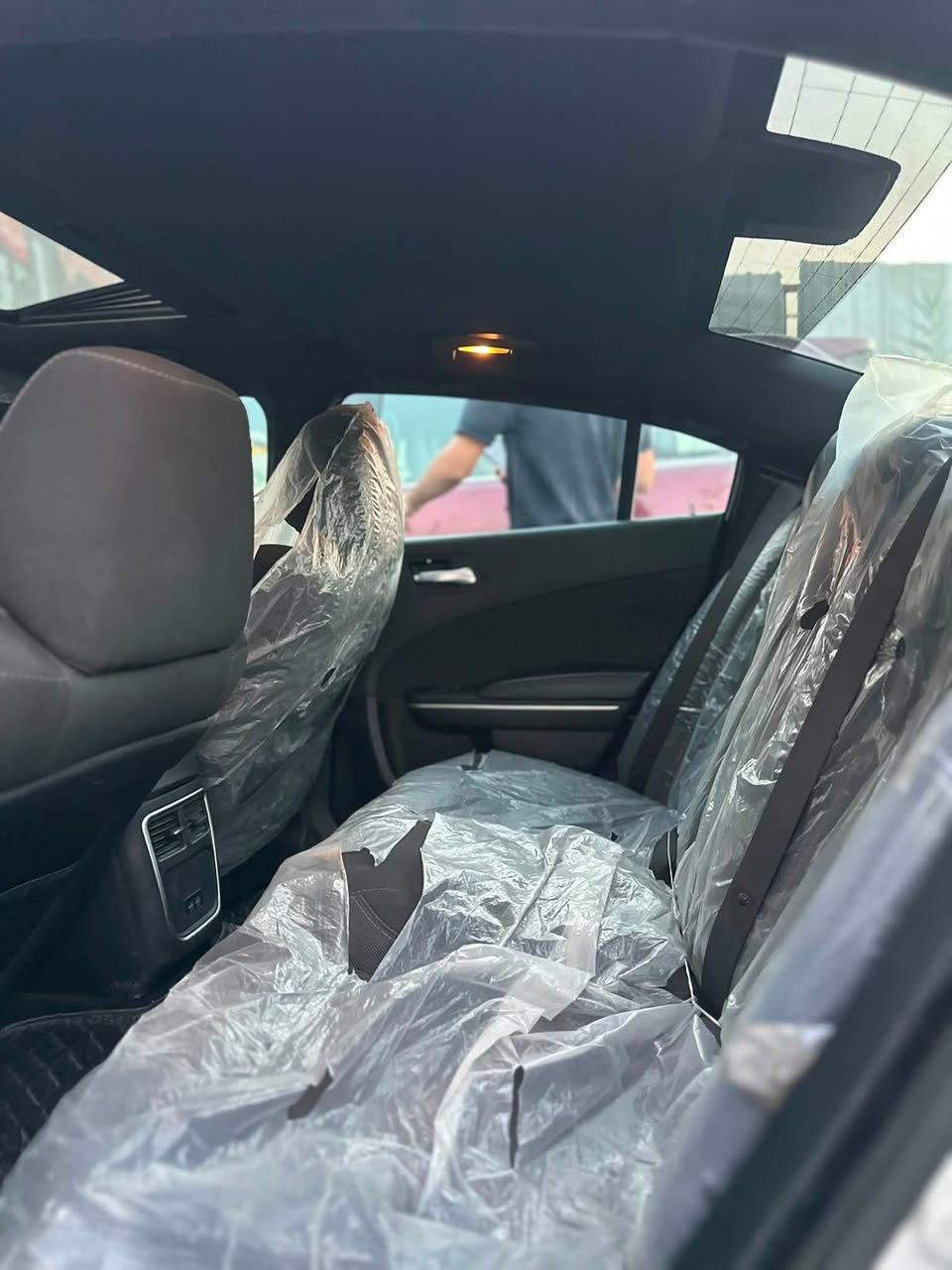 للبيع  او مراوس جارجر مديل 2019 أمريكي مكينه V6 مواصفات فول فتحت سقف ومعروفه باقي المواصفات سياره بيها نصبه احلى منصور بهواي كلش حلوه تخم تاير جديد تبريد ثلج رقم بغداد ب اسمي هزه جديده ورقم جديد صبغ فقط قطعه وحده الجاملغ الامامي الايمن والبنيد مبدل اصلي SRT القديم موجود سعر مناسب خاص او اتصل ع رقم الرد سريع متواجد واتساب ***********
