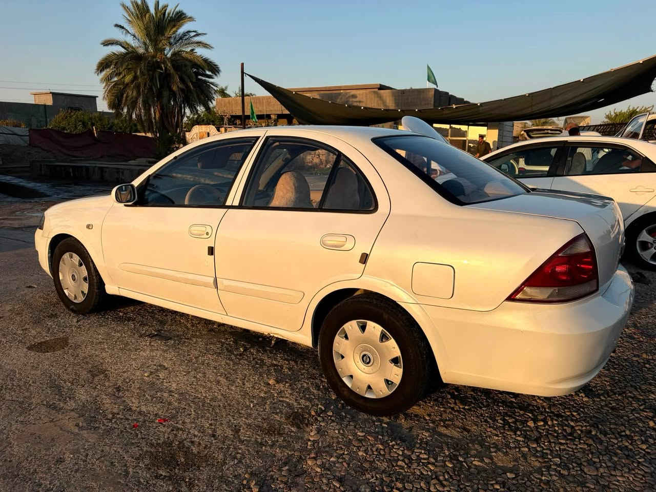 السلام عليكم
نيسان سني كوري 2009 رقم أربيل الجديد شرط التحويل 

بيها قطعه الجاملغ الأمامي فقط بدون دواخل وبيها باردات سيارة نظيفة وجاهزة للأخير كهربائيات وكير وصدر وتاير كله جديد تبريد شغال ثلج ربع ما تصرف عليها 

ب 85 وبيها مجال مكاني صلاح الدين يثرب ***********

