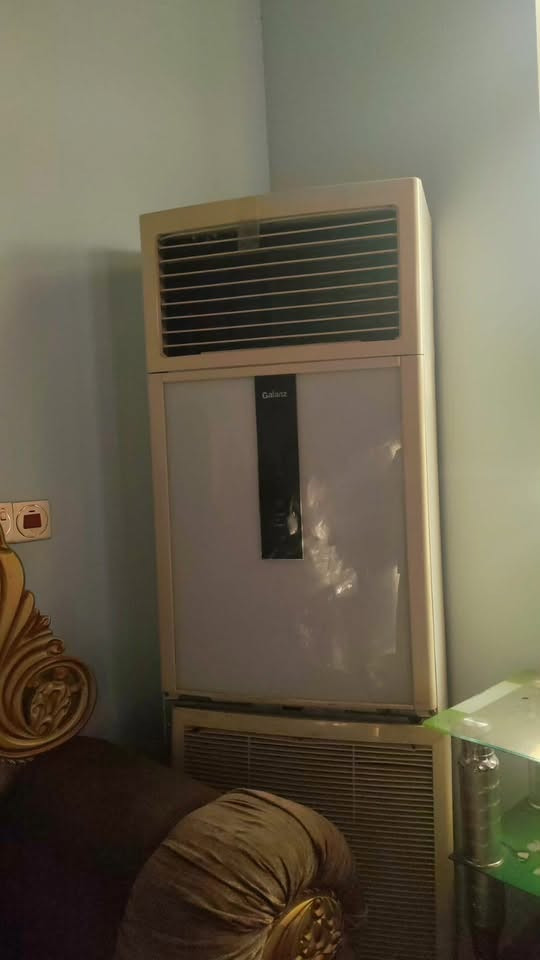 الديوان الصحراوي حطاطه شغل بغداد 400
السبلت350 عايزه غاز
الديوان الاخضر200وبي مجال
الغرفه الصاج300حطاطه نص غرفه 
جرابي اطفال ب 110
كاونتر 600
الميز 60 هوا والكراسي
تخت عراقي ٧٥ 
‏***********
