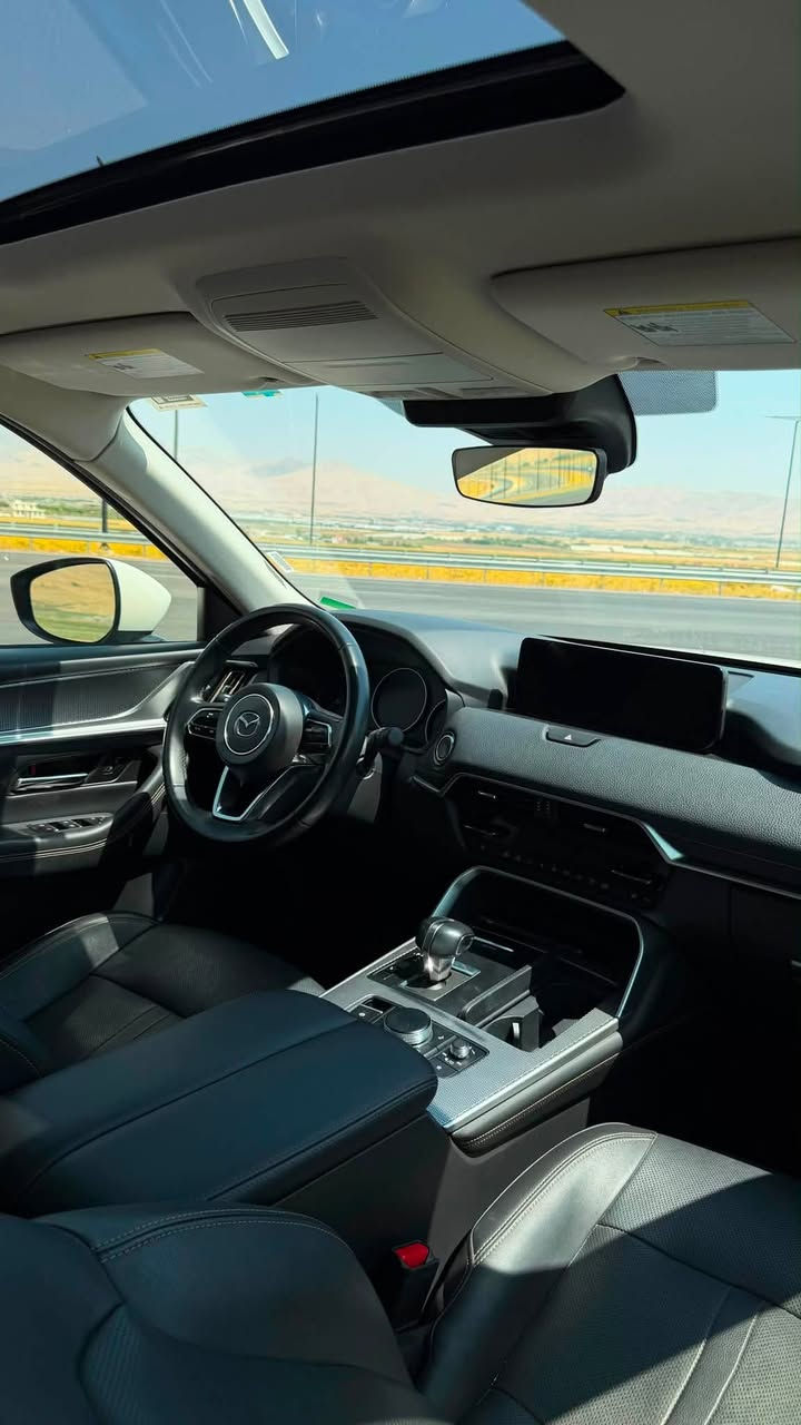 CX-90 Preferred Plus 2024 مازدا
الموديل: 2024
Preferred Plus :الفئة
المحرك: 3.3 لتر تيربو، 6 سلندر خطي
القوة: 280 حصان
العزم: 332 رطل-قدم
M-Hybrid Boost 48V :النظام الهجين
الجير: أوتوماتيك 8 سرعات
الدفع: رباعي AWD
عدد الصفوف: 3 صفوف عدد الركاب: حتى 8 ركاب
المواصفات:
فتحة سقف بانوراما
مقاعد جلد
مقاعد أمامية كهربائية ومدفأة
شاشة وسطية
Apple CarPlay Android Auto
كاميرا
حساسات
أنظمة أمان ومساعدة للسائق
داخلية فخمة وواسعة
تصميم عملي ومناسب للعائلة
استهلاك الوقود:
24 مدينة
28 طريق
MPG مجمع 25
حالة السيارة:
كلين تايتل
بدون حادث
بدون صبغ
سيارة نظيفة جداً
مكان السيارة: كلار
الرقم: كاتي، وتترقم شمالي 

ر. م ***********
سعر 247 و بي مجال بسيط
