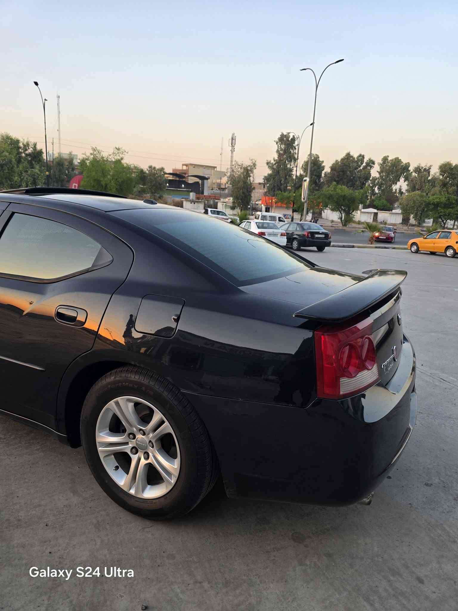 للبيع
سعر 98$
جارجر sxt موديل 2010 
محرك 6سلندر حجم 3500 اصل abs
كير اوتوماتيك شرط المحرك والكير ولاكسل 
رقم اربيل  دولي رقم  وسنوية جديدة شرط 
 التحويل 
🚫صبغ جاملغ امامي يمين وربع جاملغ خلفي يمين شرط بدون اي دواخل  اربكات سليمة 
السيارة فول مواصفات
سلايد فتحة سقف 
كشنات جلد وكهرب 
شاشه كامرا  كروز سرعة  كشن كهرب 
نظام ABS   نظام تراكشن مانع انزلاق 
 تبريد قطعتين ثلج ❄️
ويل كب   طخم تاير جديد صدر امامي خلفي جاهز
موصل الايسر 
***********
***********
