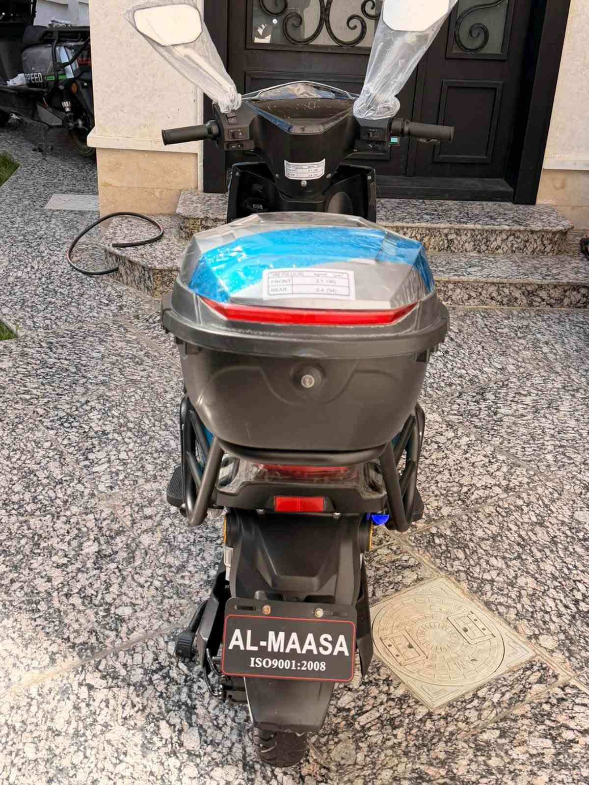 السلام عليكم
دراجه شركة الماسه💎 الشبح 
موديل2026
موطور بالكارتون جديد الموطور بعده جديد حيل احلى من صور 
(اخو الزيروو مستخدم شي قليل جداً مكفول حتى من شخط ...)
(بطاريات عدد 6 على فحص ) 
فول مواصفات  «ملف 3700W>
(نظام  R) (نظام P)
(مخرج شحن USP) 
(سرعة99حقيقي) (سرع 4)
(سويجات+بصمات+2+كارت تشغيل 
(مثبت سرعة) 
لايت زنون عالي ناصي 
سماعة بلاتوث بلادي 
جنطه خلفيه بلاديه
اشاير يمنة يسرة دبل اشارة
السعر 700الف 
الموقع داخل الرمادي 
الاستفسار :***********
