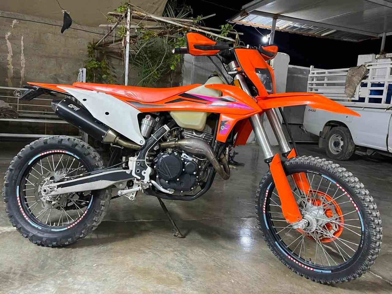 Ktm 250 yb 4 walf 2024
شتی نمونەو جوان بێ عەیب تایە بۆ تایە بەشەرت
مەسرەفی بەس تایەی دوایەتی زەعیفە 
یەك دینار مەسرەفی نیە بەس لێخوڕە
لە كەلارم كێیش ویستی لە خزمەتیام جەرەسكا

***********
