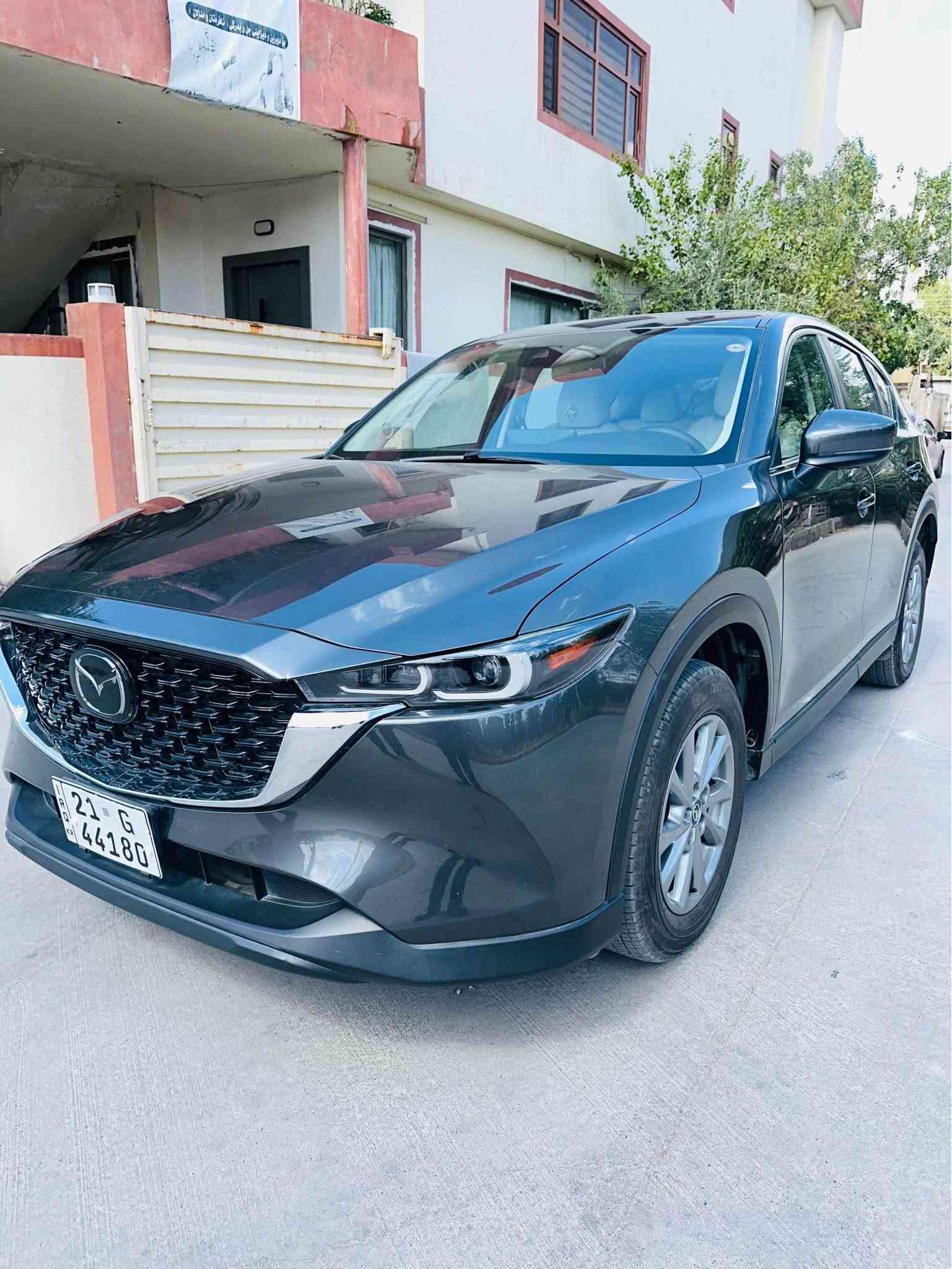 مازدا cx-5
مۆدێل 2023ڕەنگ نەوتی
سەنەوی و بەراد و هەزە هەمووی تازەیە هەتا 2030
ڕەسمی حادیسەکەم داناوە یەک چەمەلخی تەنها ساردە 
٣ پارچە کلێری ئەمریکایە بە شەرتی ئەوەی قرچیشی نەبێت بەس پەمپە
ئێرباگ هیچی نەتەقیوە جگە لە شانی سەکن ئەویش دانراوەتەوە 
فول فول مواسەفاتە تەنها داتاشۆ نیە ڕادار و سنوق شەفت و سڵایت و ئیتر فولە
مەکینە ٢.٥ بێ تۆربۆ مرخوب 
تەنها 28000کیلۆ متر ڕۆیشتووە سفرە سەیارەکە 
سەیارەکە لە بازیانە هی معرز نیە 
نرخی خوار بازار 175$ معامەلە 
ژ.م/***********
کێ مشتەریە تێل بکا جوابی نامە نادەمە هی من نیە سەیارەکە السليمانية, العراق
