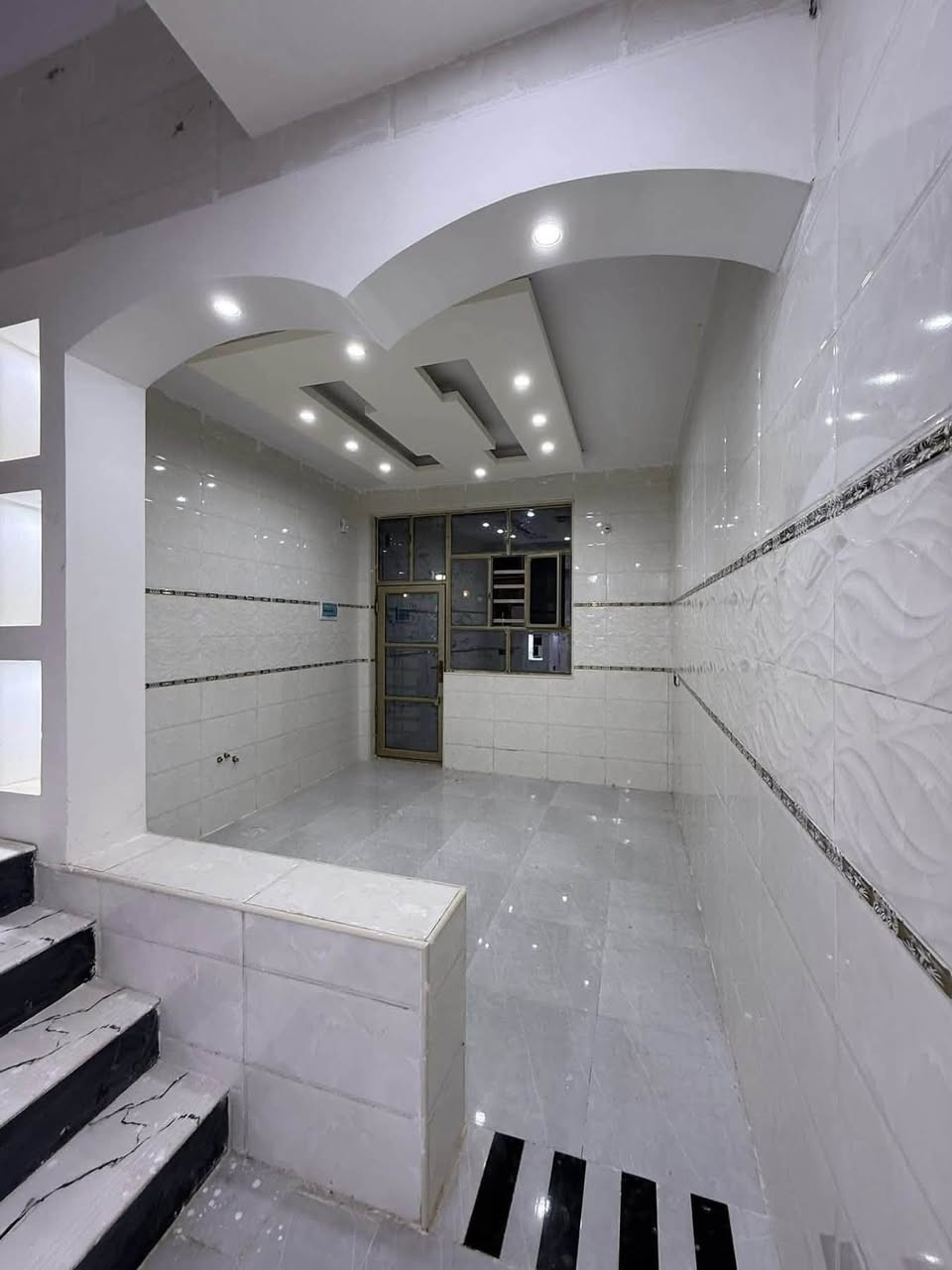 بيت للايجار🏠  150 متر الايجار سارع بلحجز سعره مناسب
مقابل ملحق قريه الغدير عمود 335  قريب علا شارع 

📍 الموقع: محافظة النجف الأشرف

بيت150 متر  بناء جديد تانكي وصخان بي لبيت كامل معايزه شيء خط مولد بي لبيت  جاهز للسكن

🟠 تصميم الخارطة : 

غرفتين - صالة   وستقبال-صحيات  -مطبخ - منور 

سطح مطبك شتايكر 

ــــــــــــــــــــــــــــــــــــــــــــــــــــــــــــــــــ

او من خلال الارقام التالية

 ***********
