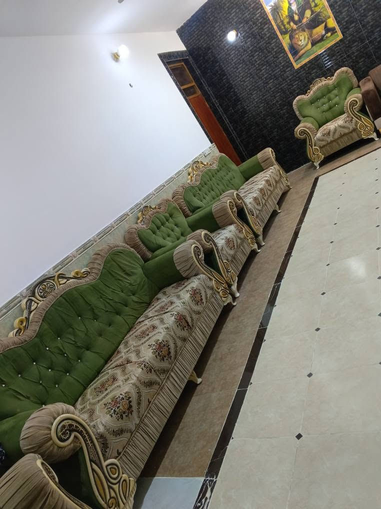 تخم تسكام ثكيل عشر مقاعد مستعمل نضيف العنوان العزيزيه منطقة باب الحاره للمراسلة *********** *********** يوجد واتساب وماسنجر وتوصيل لجميع المحافظات بل الاجره الصويرة, واسط
