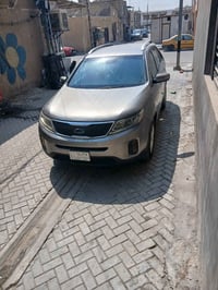 سورنتوه مديل 14محرك  4 سلندر  وارد مريكي حادث شغط بين البابتين الصدر و...