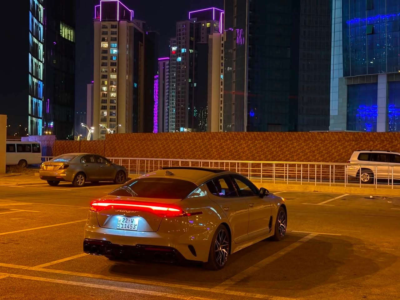 كيا ستينكر  Gt Line
موديل ٢٠٢٣
محرك ٤ سلندر توين توربر
لون مميز سمنتي 
ماشي32,000، الف مايل
مواصفات :
سقف بانوراما
كشنات جلد
كشنات كهربائية
كشنات امامي هيتر 
ستيرن هيتر
رادار امامي و خلفي
دبل تراكشن
كاميرة خلفي 
داخل اسود
نظام car play
نظام android 
شاحنة لاسلكية 
نظام مساعد القيادة 
سماعات هارمان كاردون
دسكات بريمبو
بريك كهربائي 
خمس مودات (eco,smart, comfort,sport,custom )
سيارة بيها قطعة جاملغ يمين سبغ بدون دواخل بدون ايرباك ، سيارة مامرقم يترقم شمالي (اربيل ، دهوك ، سليمانية ) باقي خمسين يوم لترقيم
***********
***********
