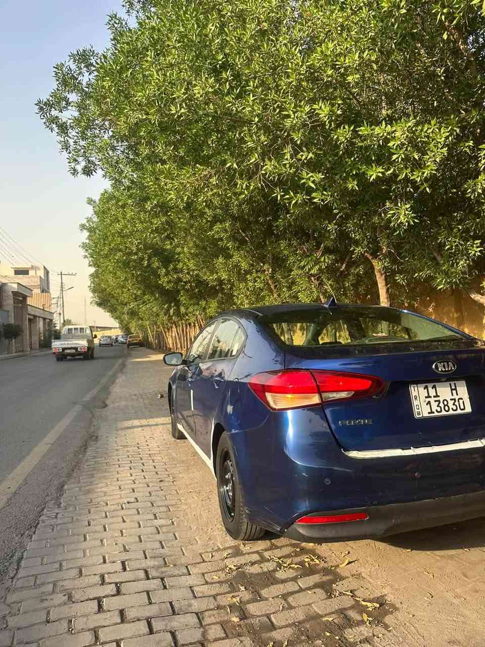 سلام عليكم 
كيا فورتي 18 امريكي 
حادث بنيد بدون دواخل 
كير محرك كفاله عامه محرك فقط كازكيت مفتوح 
تبريد منضومه جديده كامله 
صدر جديد تخم تاير جديد 
رقم بغداد بأسمي سونار مرفق بالصور
ماشيه 98 ميل حقيقي مكان سياره بغداد شعب السعر ١٠٣ 
***********
