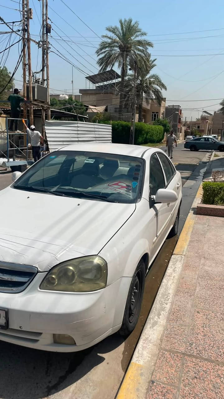 سلام عليكم اوبترة 2007 للبيع السيارة مكينة و كير و تبريد كفالة السيارة وا بيها نقص و السيارة كير اوتوماتيك
ضرر السيارة قطعتين جاملغ و بنيد صبغ مثل مموضح بالسونار 
مكان السيارة بغداد
السعر ب (63 و بيها مجال) 
رقم التواصل ***********
