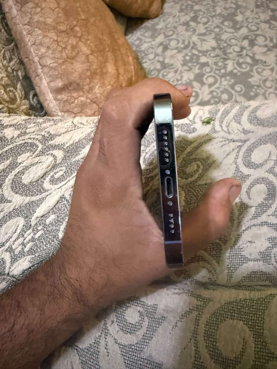 السلام عليكم
ايفون ١٣ برو ماكس 

الجهاز نضيف كما موضح

ب الصور الجهاز بلادي مامفتوح 

كل تفاصيله موجوده بالصور شرق اوسط

اي استفسار اتصل ***********

سعر الجهاز ٦٥٠ مع الكارتونه 

مكاني بغداد 

تحياتي الكم 🌺
