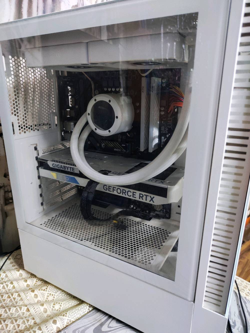 السلام عليكم بيسي للبيع
المعالج: i7 12700kf
المذربورد: gigabyte mb B760
الرامات: XPG 32G DDR4
الذاكرة:msi ssd 1t
كرت الشاشة:4060ti aero oc 
الباور سبلاي: 650w bronze
المبرد: ثيرمل تك TH240 V2
للتواصل:*********** واتساب
المكان:بغداد-الحرية
السعر: مليون و 500 الف 
الملحقات: شاشة كيكا بايت مقوسة 165hz