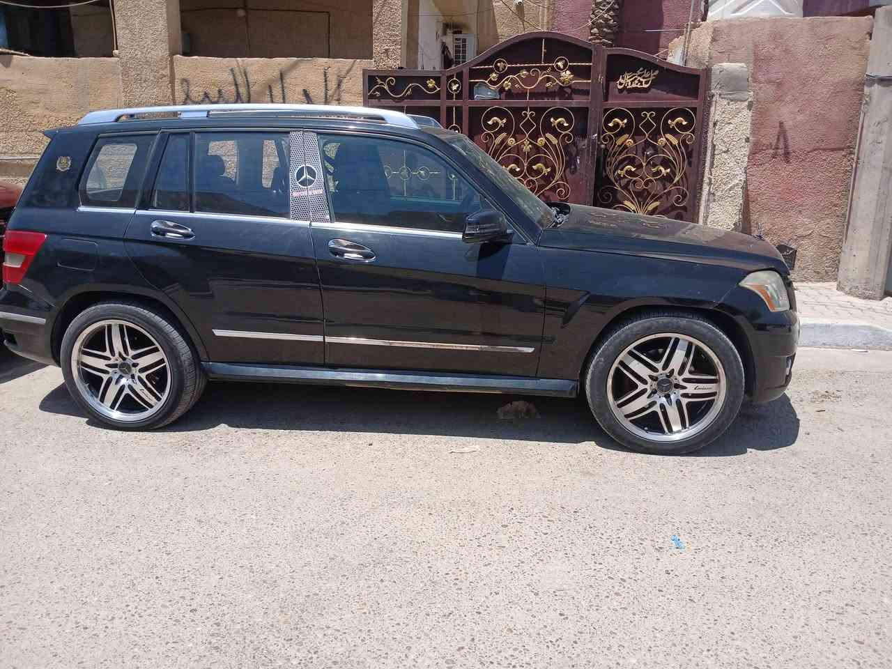 مارسيدس جي ال كي موديل ٢٠١٠ وكاله عامه ابأسمي بيهه صبغ بنيد وجاملغ امامي اثر جراد محرك ٦سلندر تنفس طبيعي ممتاز تخم تاير جديد السعر مال بيع ١٢٠ ورقه مكاني محموديه ***********بيع فقط
