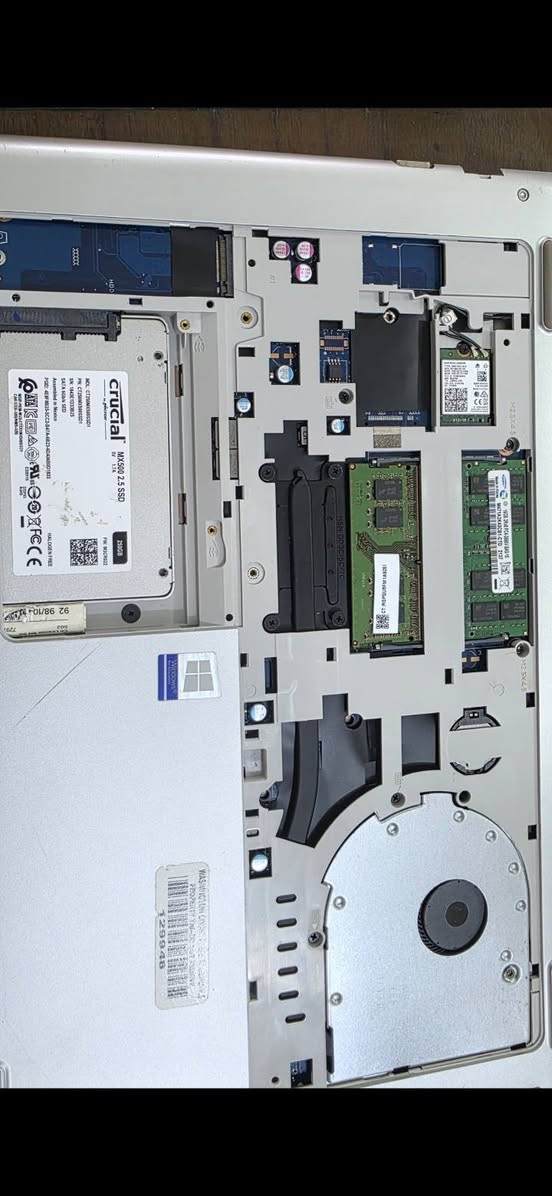 ​المعالج: Intel® Core™ i5-8250U (الجيل الثامن)
الرام: 24 غيغابايت DDR4
​التخزين: هارد SSD بسعة 256 غيغابايت
​الشاشة: 15.6 بوصة Full HD (1920×1080)
​كارت الشاشة: Intel® UHD Graphics 620
​النظام: Windows 11 Pro (مفرمت جاهز للاستخدام)
​مع شاحنة اصلية و جنطة
السعر: 330,000 دينار عراقي و بي مجال
📍 الموقع: النجف الأشرف لا يوجد توصيل
📞 للتواصل: ***********

نص مكتوب في الصور:
- [ 🏆 موصفات لابتوب HP برو بوك المتميزة 🏆 ]
- 🔲 موديل الجهاز: HP ProBook [
- 💻 المعالج: Intel Core 🏆 أداء قوي ]
- 💾 ذاكرة العشوائية: 16 جيجا بايت RAM [ سرعة عالية ]
- 💽 تخزين: 250 جيجا بايت SSD ⚡ إقلاع فوري ]
- 💻 شاشة: 15.6 بوصة FHD [ 📺 صورة واضحة ]
- 🔋 بطارية: 40 واط / ساعة [ 🔋 تدوم طويلاً ]
- 📞 للاستفسار والطلب: 000 000 00000 (00+)
- ✔️ جودة مضمونة
- 🎯 سعر مناسب