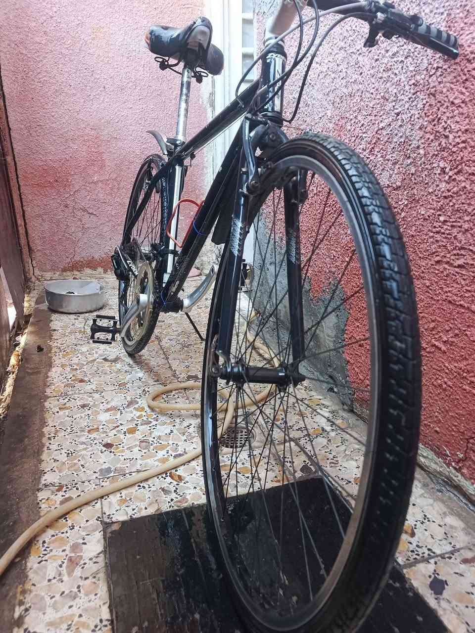 سلام عليكم بايسكل c700البايسكل نضيف بمعنه الكلمه وكامل مكمل و كله أصلي سعره 90 وبي مجال حك الجيه الاستفسار *********** واتساب
