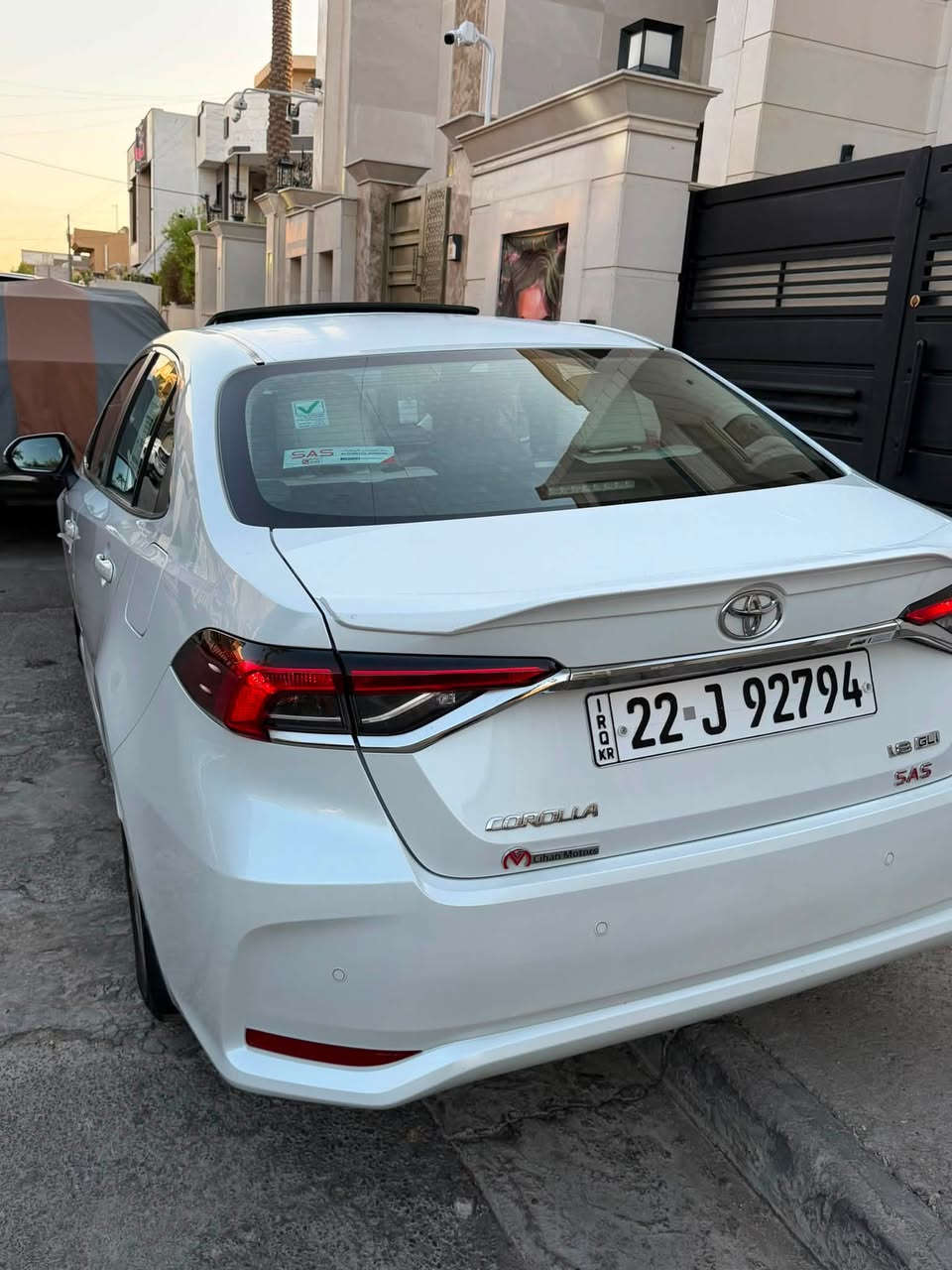 السلام عليكم
كورلا2024 خليجي 
فول مواصفات اعلئ فئة 1/1
زيرو ضمان شركة ساس SAS
رقم اربيل الجديد تحويل او وكالة 
ماشية10 كيلو بحالة الزيرو 
مواصفاتها 
محرك 1.8 
فتحة 
بصمه 
بصمة ابواب استشعار 
حساس امامي خلفي 
بروجكتر 
تحكمات ستيرن جهتين
ويل كب 
كشنات بقلاوه بلادي 
شاشه ديجتال 
كاربلاي
كاميرا 
صندوق بصمه 
تبريد قطعتين 
اشاير بالمري 
مري شفط كهرباء 
ايرباك
نظامين قيادة sport و normal
نظام Eco لتقليل صرف البنزين 
مداخل ABS عدد 4 
وبيها هواي مواصفات بعد
زيرو السيارة 
السعر187
رقمي*********** 
مكاني بغداد زيونة
