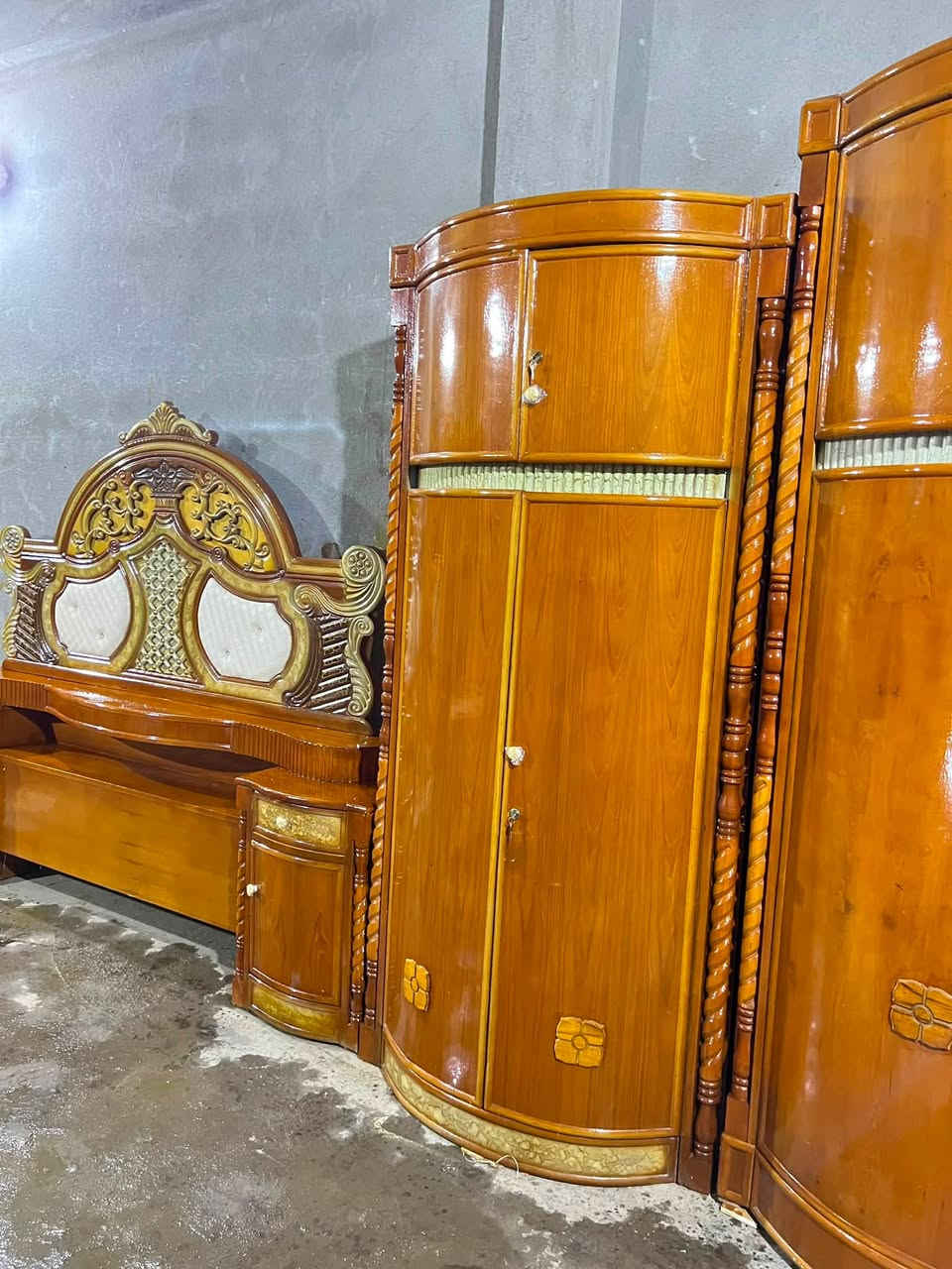 سلام عليكم غرفه نجاره صاج تزكام داخل خارج صاج دور مستخدمه نظيفه السعر ٨٥٠ العنوان الحله ***********
