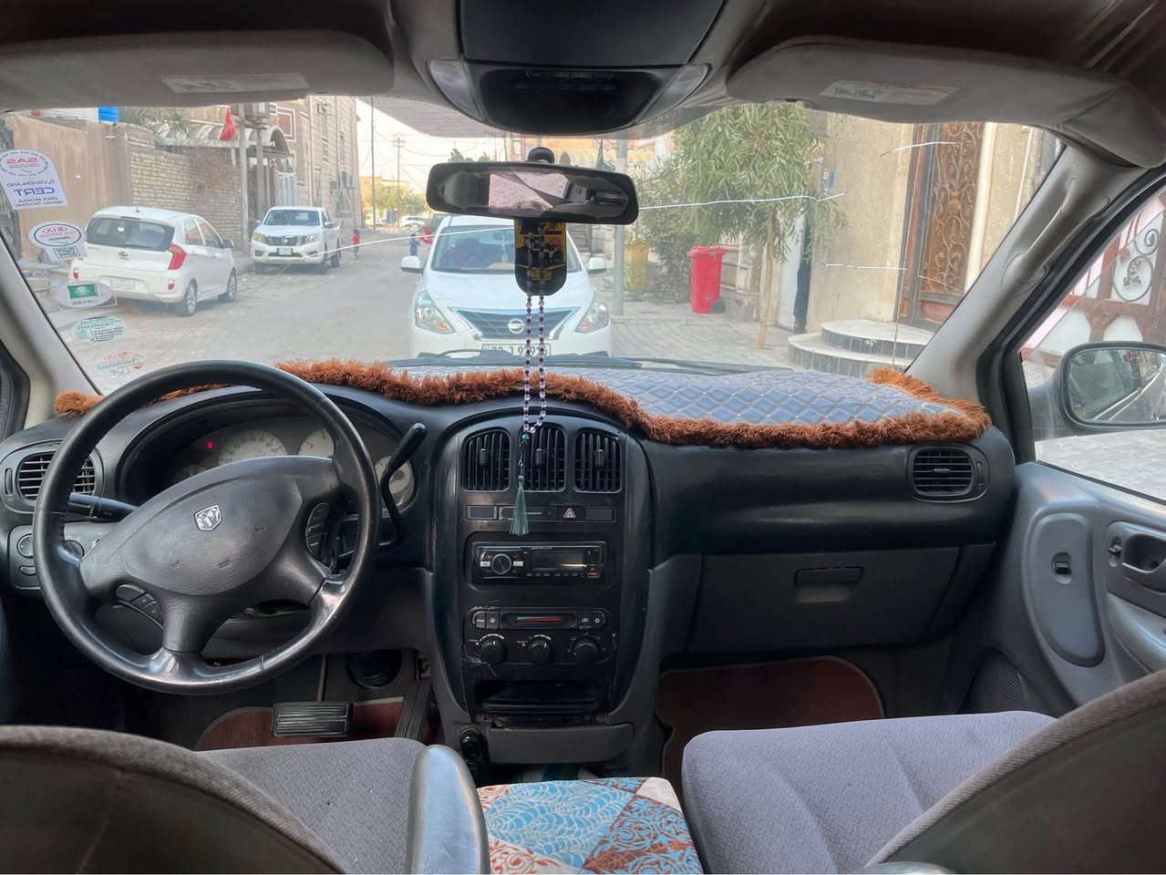 السلام عليكم دوج كرفان ٢٠٠٧ طويله لبيع ثلاث قطع تبريد مكينه ٣٨٠٠ مكينه بيها تنقيص قليل كير تمام تخم تاير باتري جديد فيت بم جديد حداديه تمام البدي بي جراد جاهزه السياره وين ما يعجبك اطلع ضربه خفيفه قليل خياس رقم بغداد بسمي العنوان البصره *********** Singapore
