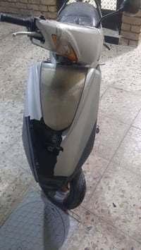 دراجه بريز للبيع شغاله بس بيه صوت زنجيل فقط سعر 250وبيها مجال 07738096...