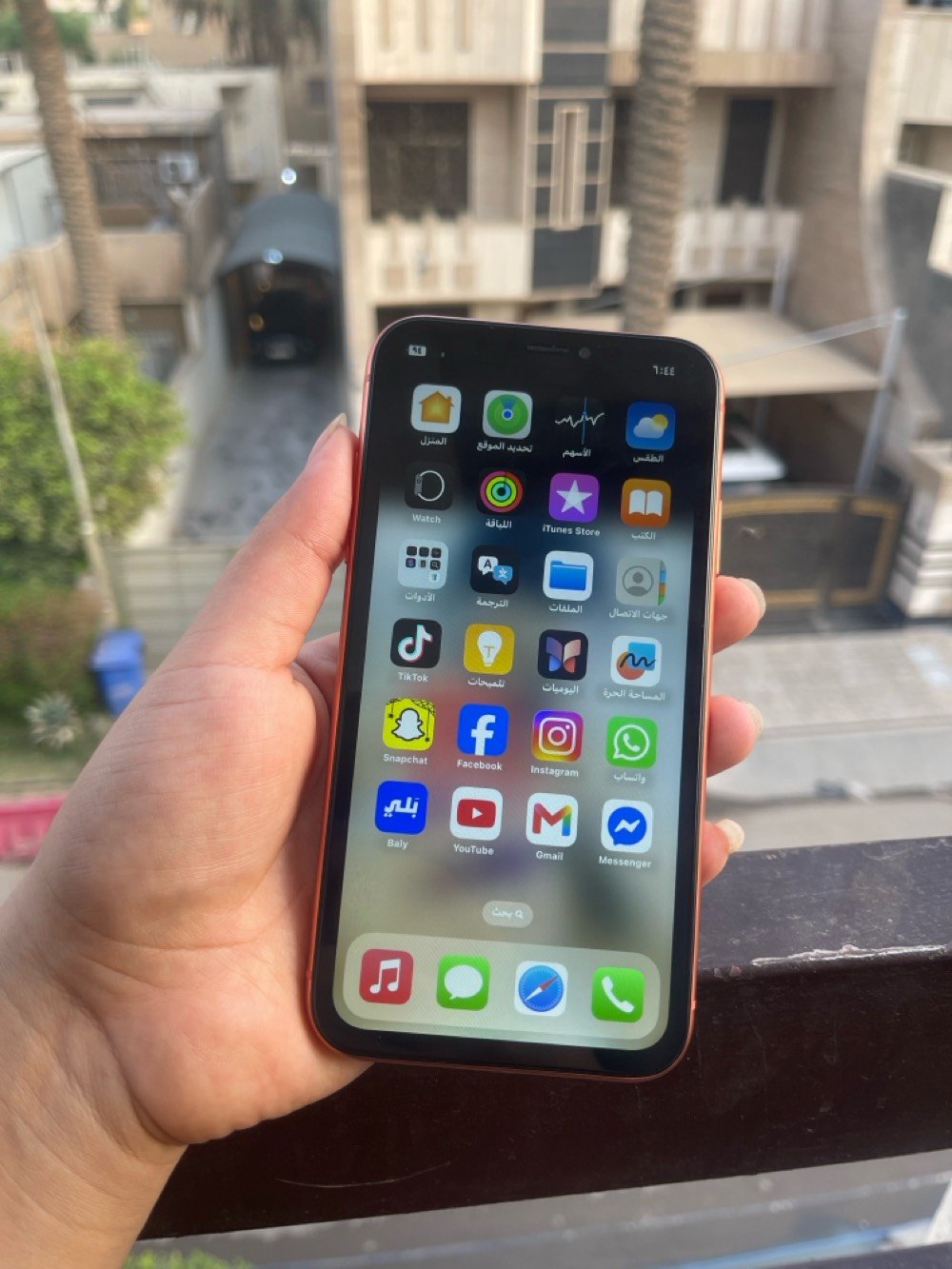 ايفون اكس ار • بطارية ١٠٠ • فيس ايدي معطّل