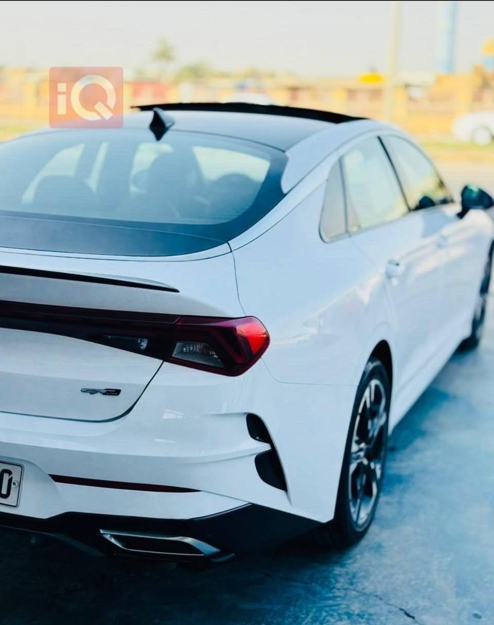 🚗 للبيع
كيا K5 موديل 2021 (أمريكي )
الفئه جيتي لاين فول مواصفات 

للبيع فقط
 كفالة عامة
✔️ ممشى: 75 ميل فقط
✔️ نظافة عالية جداً (قطره معجون مابيه فقط هلال جاملغ امامي مصبوغ )
⚙️ المحرك:
✔️ 4 سلندر
✔️ سعة 1600 تيربو 🛬 
✔️ أداء قوي + صرفية مناسبة
✔️ كير أوتوماتيك
✔️ سقف بانوراما
✔️ بصمة أبواب + تشغيل بصمة
✔️ مقاعد جلد كهرباء
✔️ شاشة كبيرة متصلة
✔️ كاميرا خلفية
✔️ حساسات أمامية وخلفية
✔️ لايت زينون + LED خلفي
✔️ هندبريك بصمة

 شاشة
✔️ Apple CarPlay + Android Auto
✔️ تحكم ستيرن متعدد الوظائف
✔️ مثبت سرعة
✔️ نظام Eco / Sport
✔️ مكيف أوتوماتيك
✔️ مرايا كهرباء مع طي
✔️ شحن USB
✔️ نظام ABS
✔️ مانع انزلاق
✔️ وسائد هوائية
✔️ نظام المحافظة على المسار
✔️ تحذير النقطة العمياء

بسعر مناسب كلش
178

للتفاصيل اكثر الاتصال
***********

نص مكتوب في الصور:
- iQ
- ٧:٣٢ ٤٩٪ iQ BidCars
- ٧:٣١ ٤٩٪ BidCars iQ