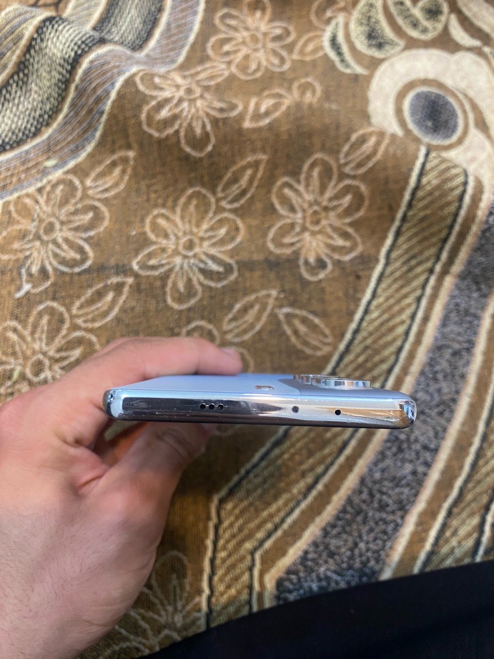 Tecno Camon 40 pro 5G 
الذاكره: 256 
الجهاز نظيف كلش سعره 325 و بي مجال حگ الجيه مكاني بغداد.