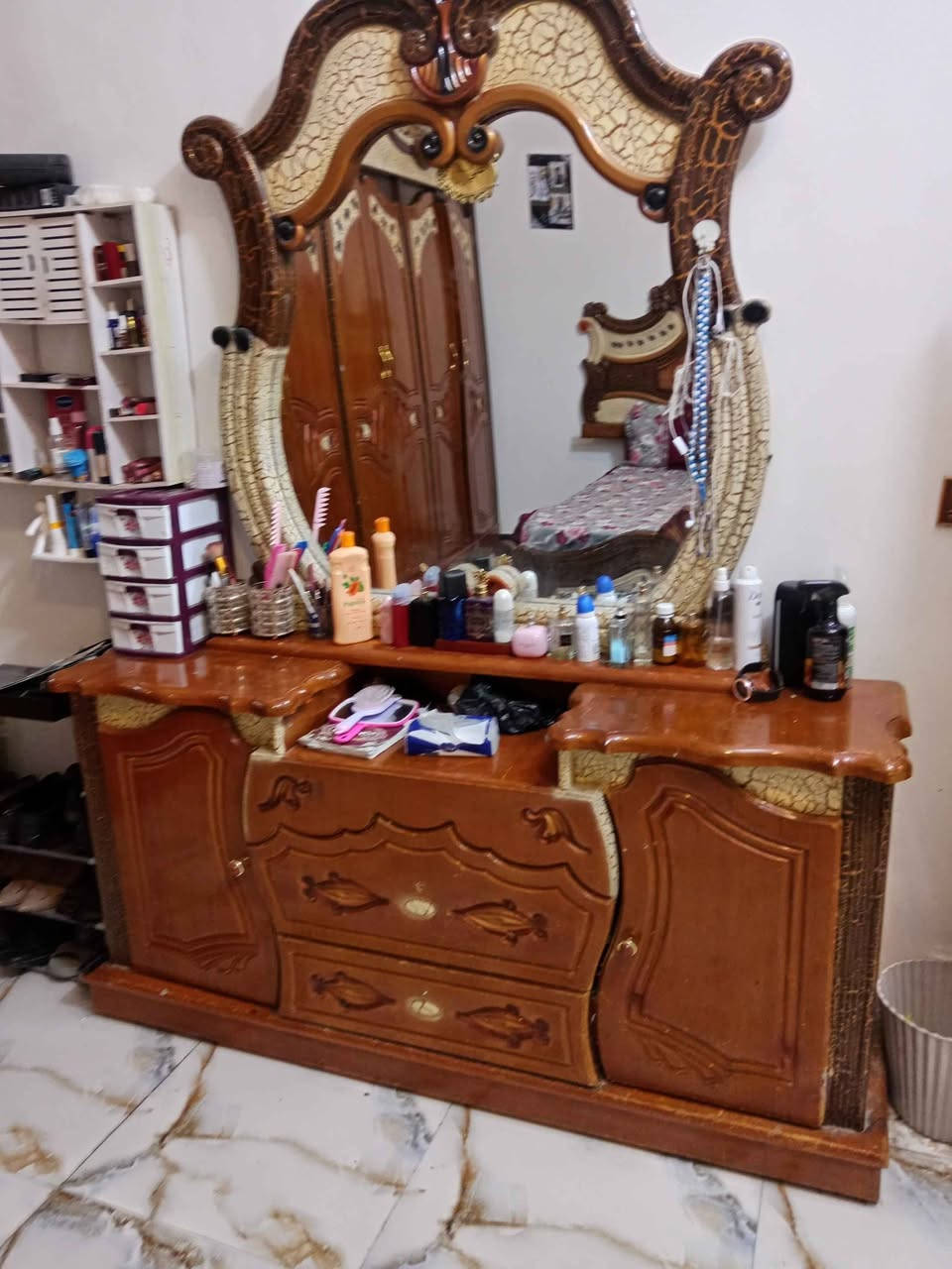السلام عليكم 
غرفة اخشاب مستعملة 
بحالة جيده 
سعر 600الف قابل للتفاوض
 العنوان ناصرية قرب المدينة المائية

*********** ناصرية, ذي قار
