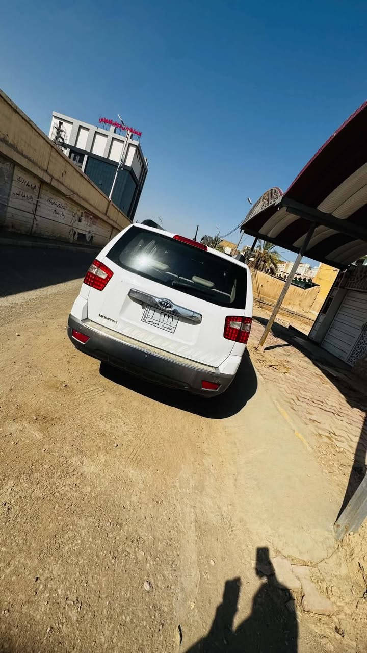 كيا موهافي باسمي رقم قادسيه
7 راكب
لون ابيض
تبريد 3قطع
حداديه جديده
تخم تايرات جدد

موديل 2012
فول تحكمات ستيرن+ مثبت سرعه
حساسات خلفيه+كامره
فتحه سقف سلايد روف
محرك 6 سلندر 3600
مكفوله كير ومحرك ممفتوحات
سياره نظيفه مابيها كل نواقص بيها بيها بارد بالباب دون صبغ
المكان الديوانيه 
رقمي ***********
السعر 125وبيها مجال
