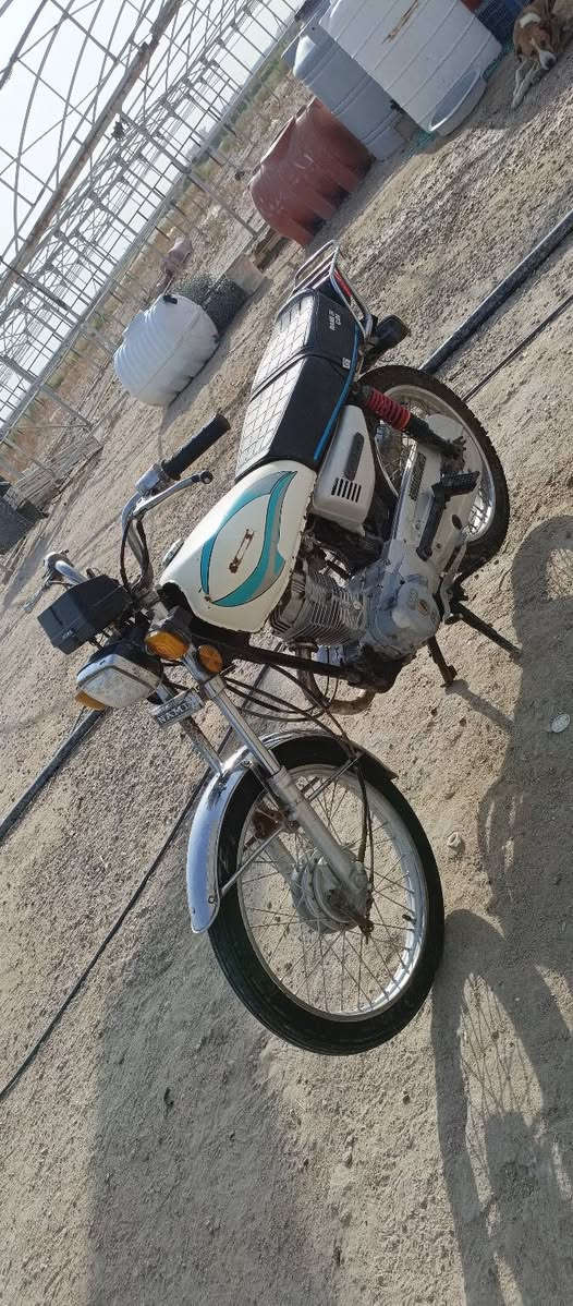 السلام عليكم دراجه للبيع نرجي موديل 20 لا تنقيص ولا تبخير بدون اوراق دراجه عوسه بس ظفيره دراجه كامله مكانها الزبير المزارع السعر 375 وبيها مجال للشراي***********
