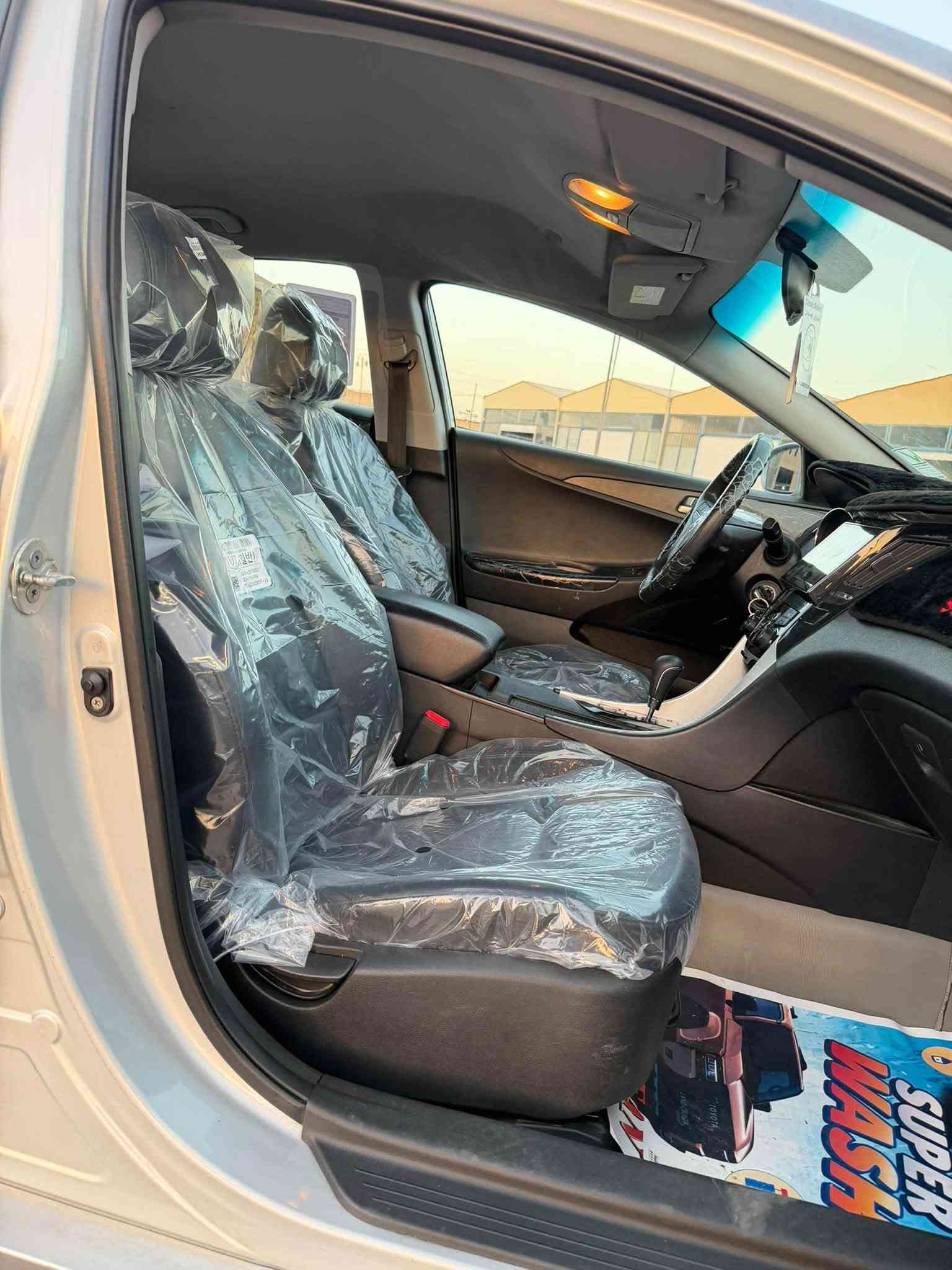 سلام عليكم. سوناتا مديل 12
سياره  حلوه جديده.  السعر 93$   
مكفولة كفالة عامة لاصبغ ولا تبديل 
محرك دوش 
 
 السياره ستعمال  شخصي  محرك كير كفاله 
 تخم تاير جديد. 
منضومة غاز بانزين 

 حداديه جديدة 
سيارة ابسمي.   تحويل ثاني 
*********** مكاني بغداد
