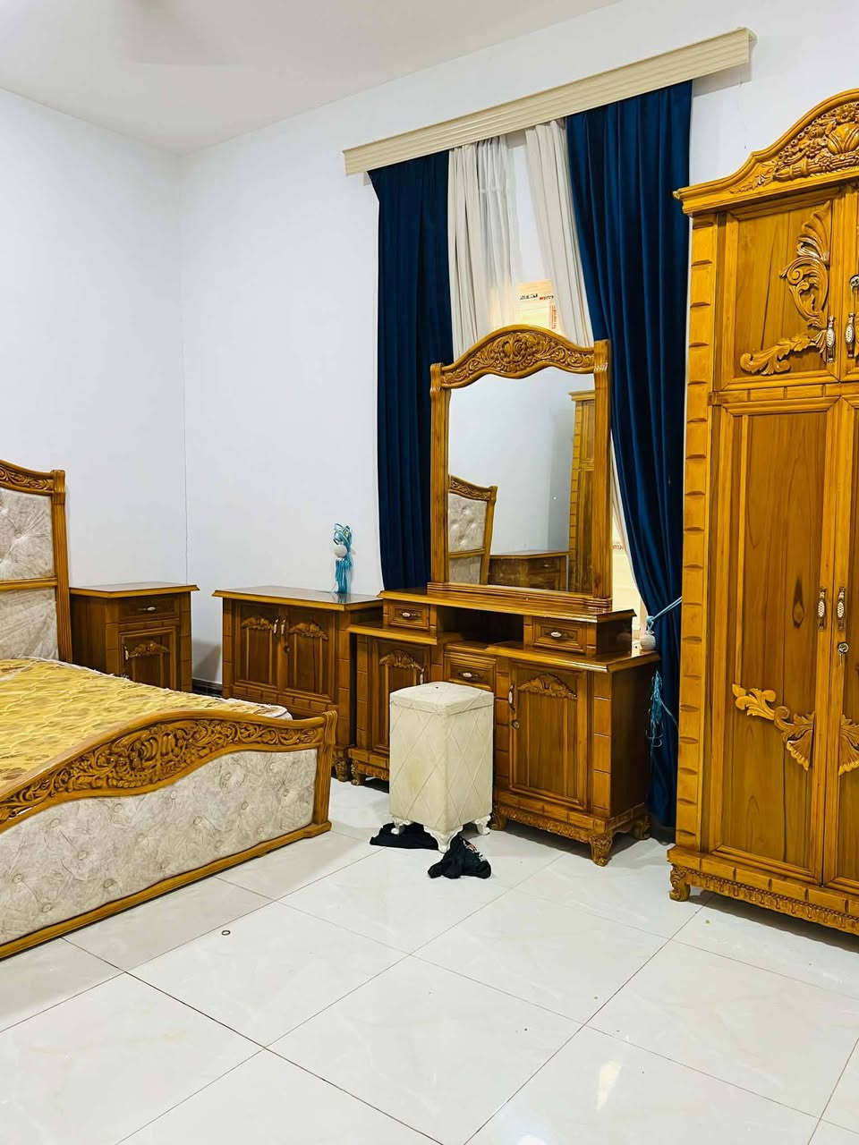 غرفة نوم • مستعملة • توصيل