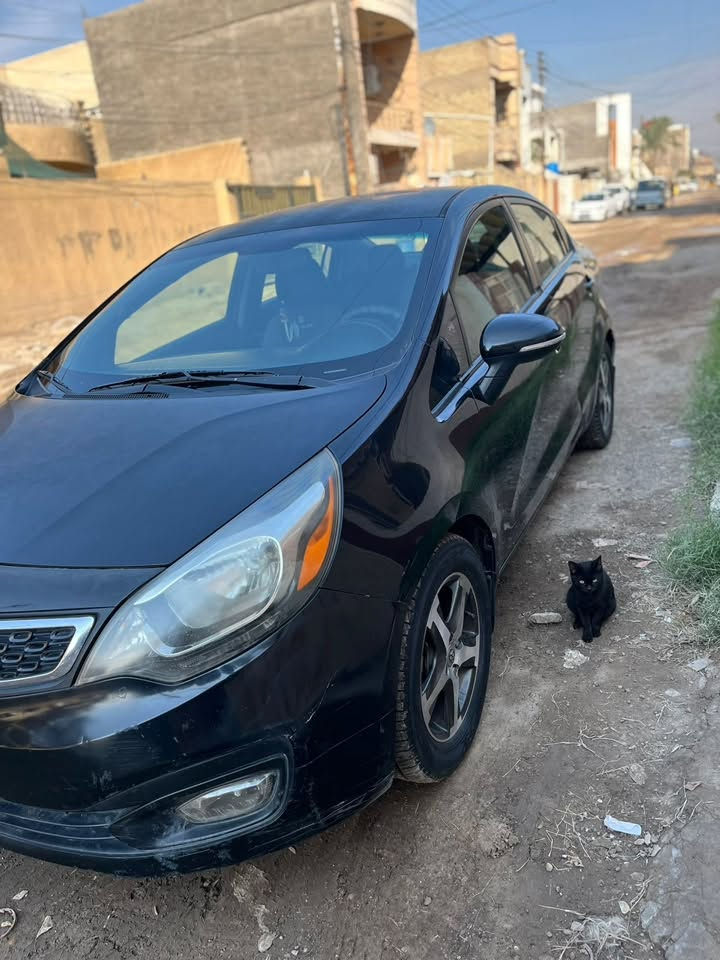 كيا ريو موديل 13محرك 1600cc GDI – فئة EX

• السيارة كاملة المواصفات بدون نقص
• تبريد جديد وشغال 100%
• محرك وكير بحالة ممتازة
• حدادية كاملة
• كير أوتوماتيك + عادي (6 نمر)
• تحكمات ستيرنك جهتين
• مرايا كهربائية شفط + إشارات بالمرايا
• مثبت سرعة
• نظام اعتيادي + نظام ECO الاقتصادي
• كهربائيات كاملة بدون أي نقص
• تخم تاير جديد ياباني Yokohama
• كاميرا خلفية (بلادي ) 
البدي الخارجي 
يحتوي ع ضربه بسيطه بدوسه اسفل الباب الخلفي العكس السائق 
وشخط عريض جو باب البانزين بشويه 
والمعاينه افضل حتى تصير كدام العين 
السعر 85 ورقه وبيها مجال جداً بسيط الله يوفق الجميع 
*********** غير متواجد على الفيس
