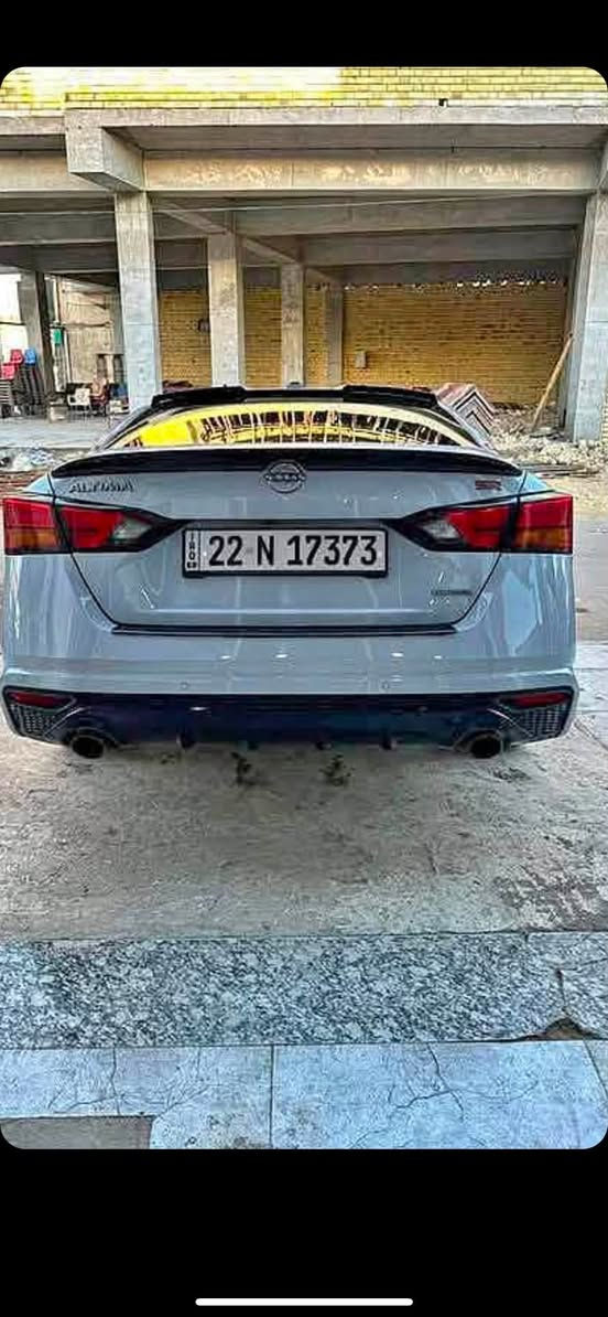 السلام عليكم 

🔺نيسان التيما 2023RS فول الاخير 🔺
🔴 Nissan Altima 2000T🚀🔴
🛑سياره بسمي 

    .
* قوة 248 🐎 .  
* عزم دوران 370 نيوتن.متر (267 رطل-قدم).
* ناقل حركة Xtronic CVT.
* نظام دفع أمامي (FWD) فقط.

المواصفات الخارجية

* جنوط ألمنيوم رياضية 19 إنش.
* مصابيح LED أمامية.
* شبك أمامي ولمسات رياضية SR.
* جناح خلفي (Spoiler).

المقصورة

* مقاعد رياضية.
* شاشة لمس 8 إنش مع Apple CarPlay وAndroid Auto.
* تشغيل السيارة بالبصمة (Push Start).
* مثبت سرعة.
* كشنات جلد مع بدلات تبديل السرعات (Paddle Shifters).

أنظمة الأمان

* فرملة طوارئ تلقائية.
* تحذير مغادرة المسار.
* مراقبة النقطة العمياء.
* تنبيه حركة المرور الخلفية.
* كاميرا خلفية، و كاميرا 360 درجة.
تدفئه كشنات واستيرن 

🔺الضرر مصلح بارد كصه القماره بدون صبغ فقط بارد مع تبديل بنيد 

🔺السعر / 155وبيها مجال 
🔺العنوان / ناصريه سوق الشيوخ 
🔺رقمي / ***********
