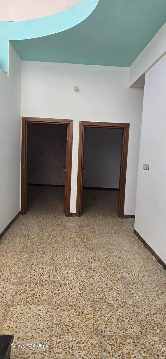 🏠للبيع - دار سكنيه 
📑صنف العقار - (طابو زراعي) سند 25
📍العنوان - بهرز - فرع معهد اشنونا خلف منزل حجي جعفر 
📐المساحه - 216
📅 سنة الانشاء - ( حديث )
🛣️التفاصيل - (بناء طابوق مع بياض )كامل خدمات (ماء +مجاري +تبليط ) الدار مكون من طابقين 
🛏️كل طابق يحتوي على غرفتين نوم 
💵السعر  خاص 
📞للأستفسار - *********** - او مراسله الصفحه
🏬 مكتب احمد جمال للعقارات
