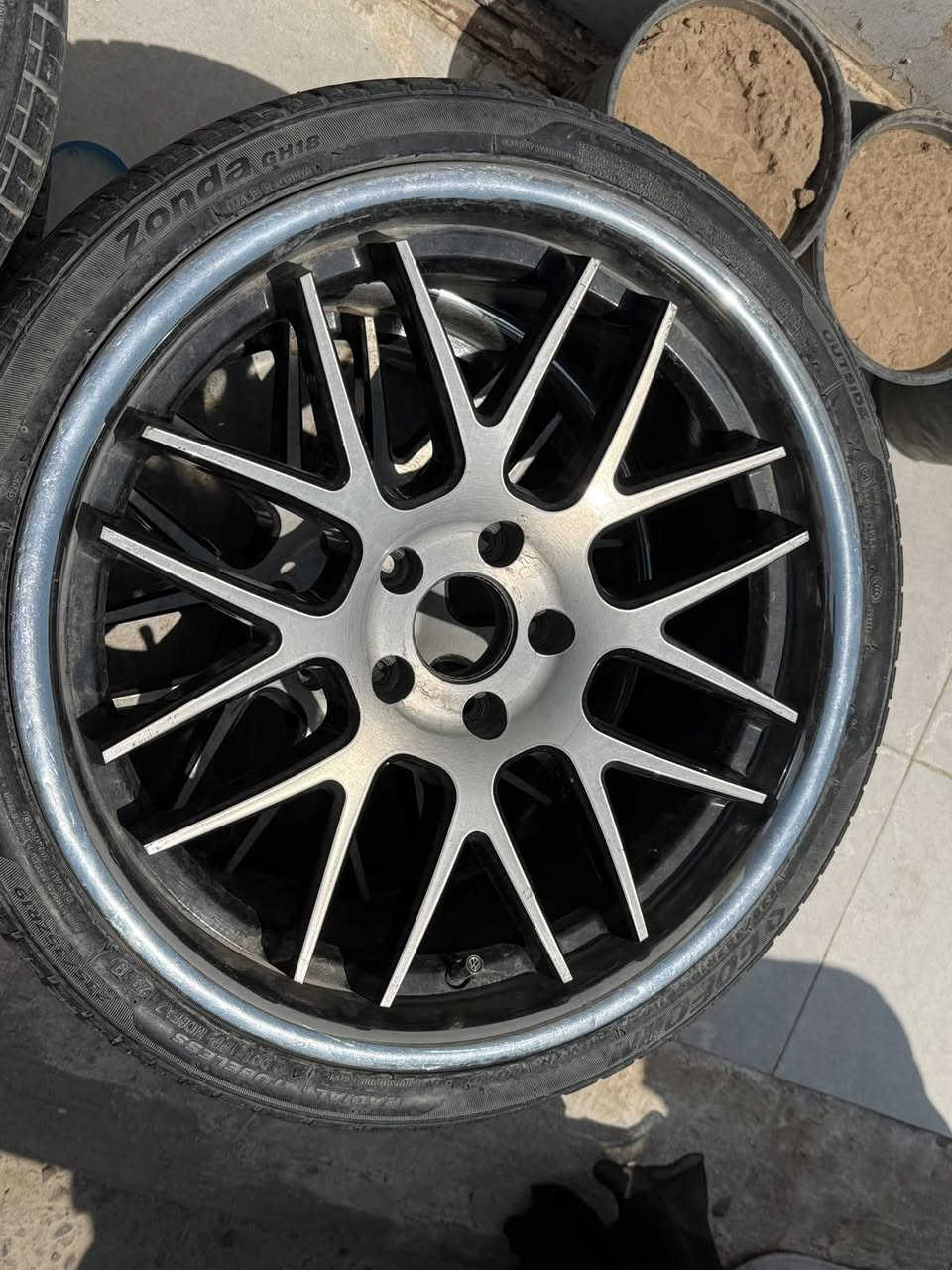 تخم ويل مع تخم تاير
للبيع تخم ويل وتخم تاير السعر 300$
مكان بعقوبة ***********
