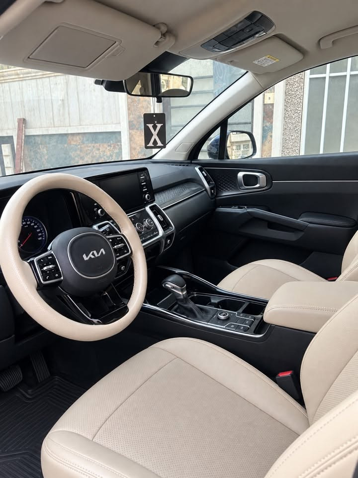 � للبيع كيا سورينتو 2022 🚘

📍 رقم بغداد
🎨 اللون: ماروني
⚙️ المحرك: 2500 CC
📏 الممشى: 10,000 كم فقط
✨ السيارة نظيفة ومرتبة جداً

🔹 موديل 2022
🔹 استخدام خفيف
🔹 داخلية نظيفة
🔹 جاهزة للفحص من قبل المشتري
🛑السعر 190
🛑لل اتصال ***********
🛑السياره وارد أمريكي ضربتها جاملغ امامي فقط
